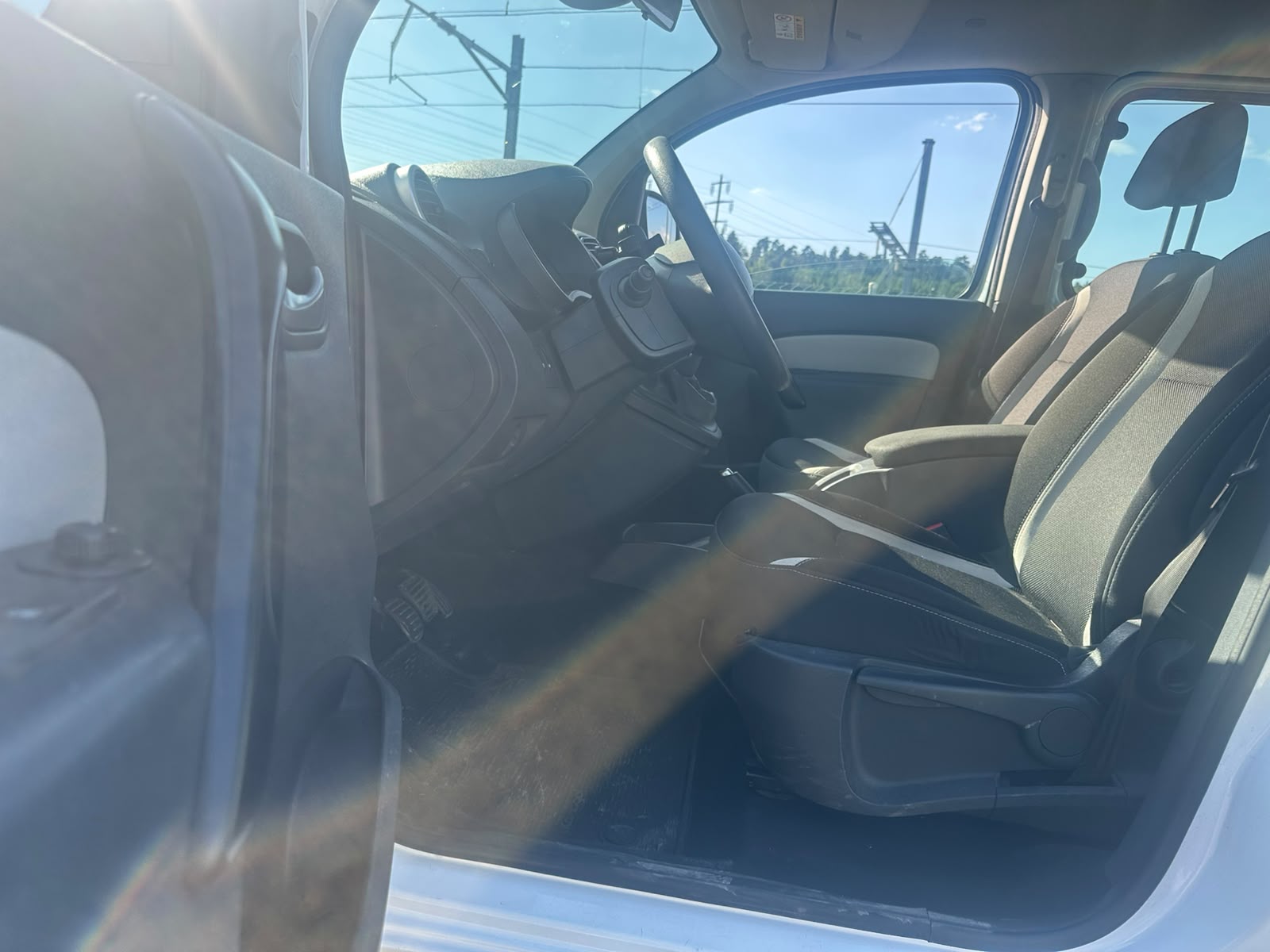 RENAULT Kangoo 1.5 dCi Swiss Edition-image-6