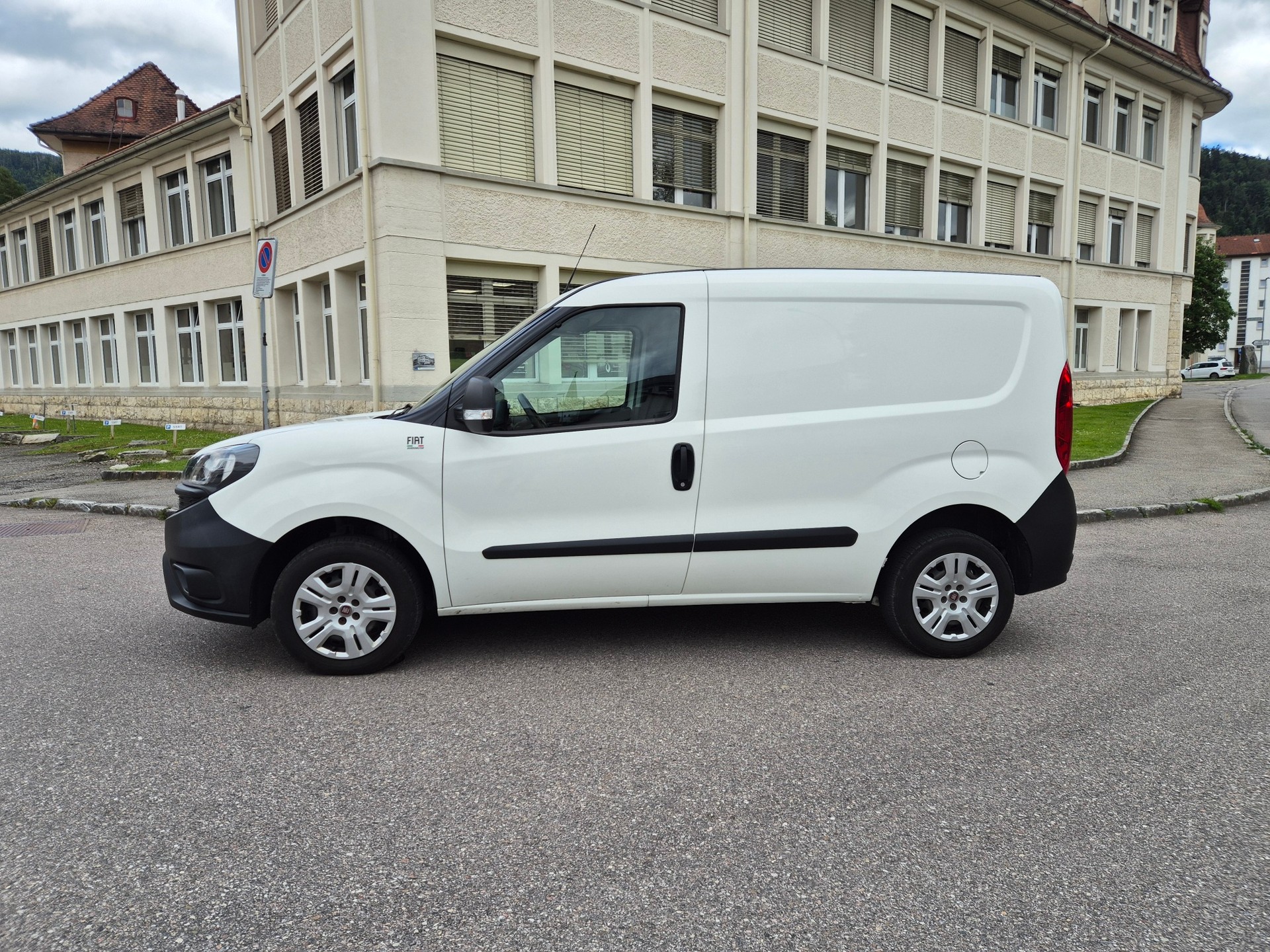 FIAT Doblò 1.3 Multijet Cargo Easy Pro-image-1