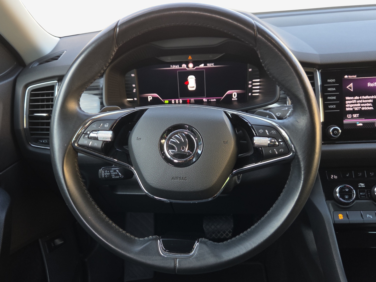 SKODA Kodiaq 2.0 TDI SCR Drive 4x4 DSG-image-9