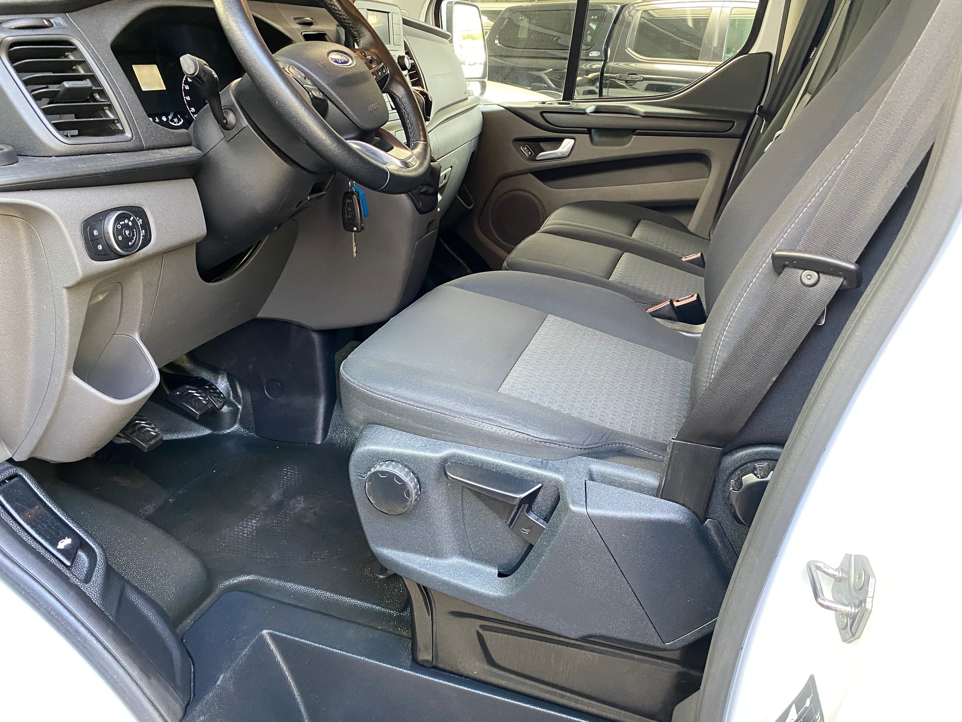 FORD Transit Custom Van 320 L1H1 Trend-image-2