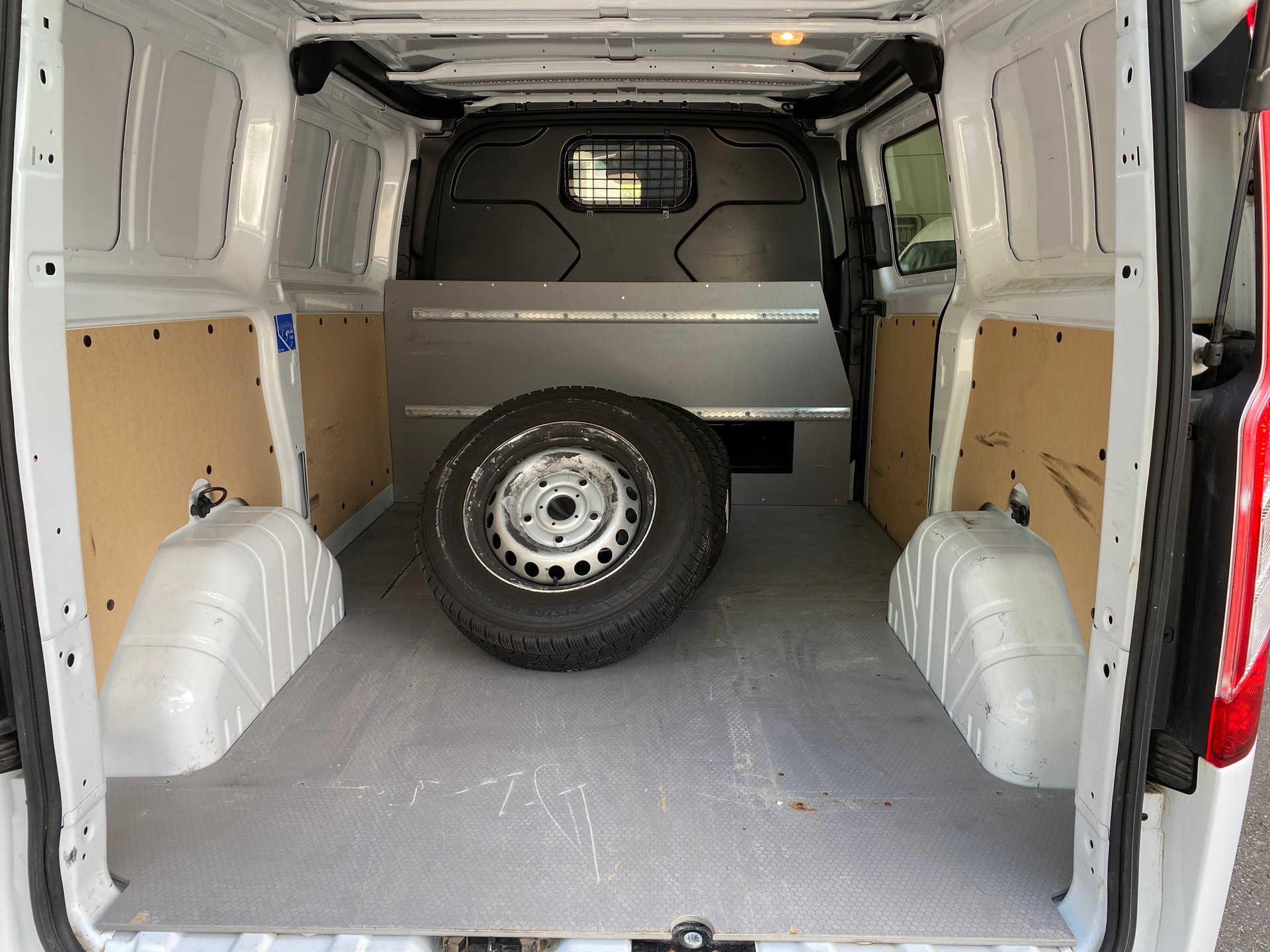 FORD Transit Custom Van 320 L1H1 Trend-image-6