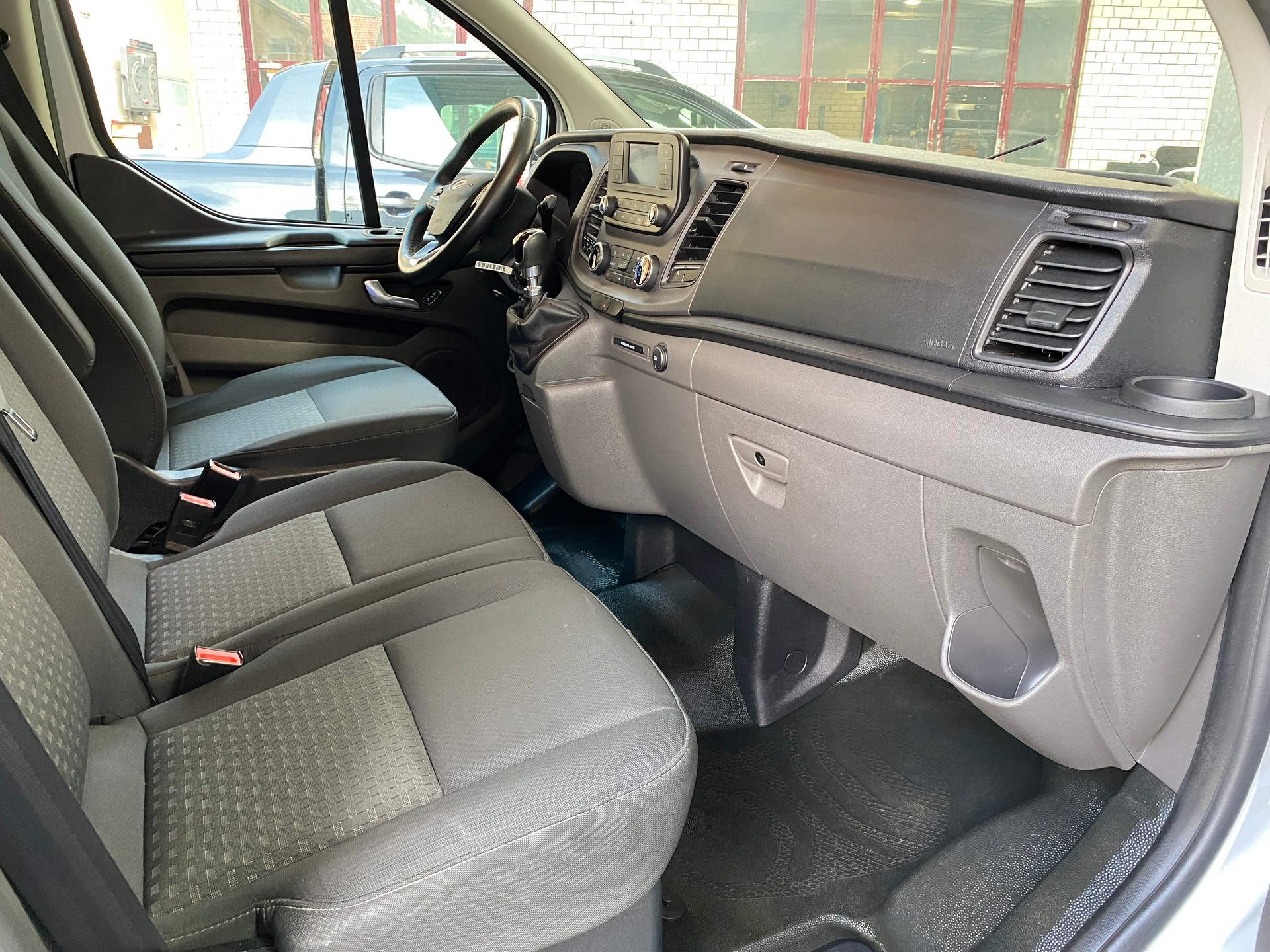 FORD Transit Custom Van 320 L1H1 Trend-image-5