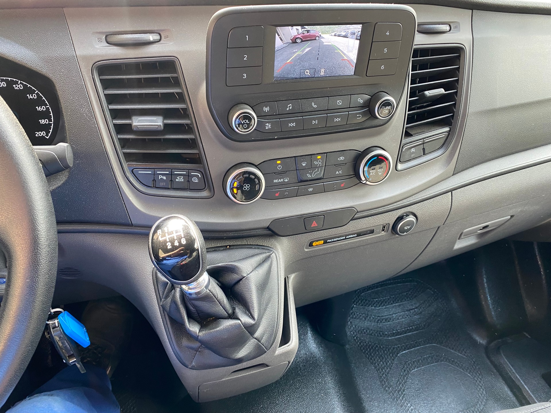 FORD Transit Custom Van 320 L1H1 Trend-image-4