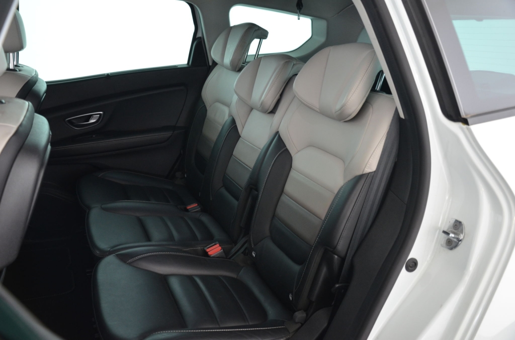 RENAULT Grand Scénic 1.6 dCi Initiale Paris Automat-image-12