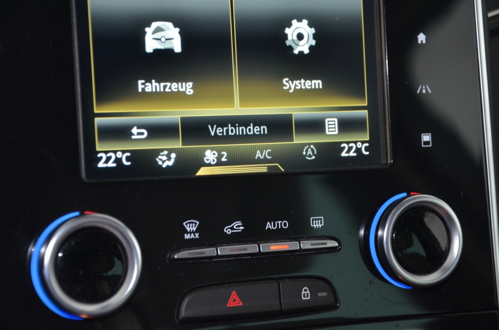 RENAULT Grand Scénic 1.6 dCi Initiale Paris Automat-image-19
