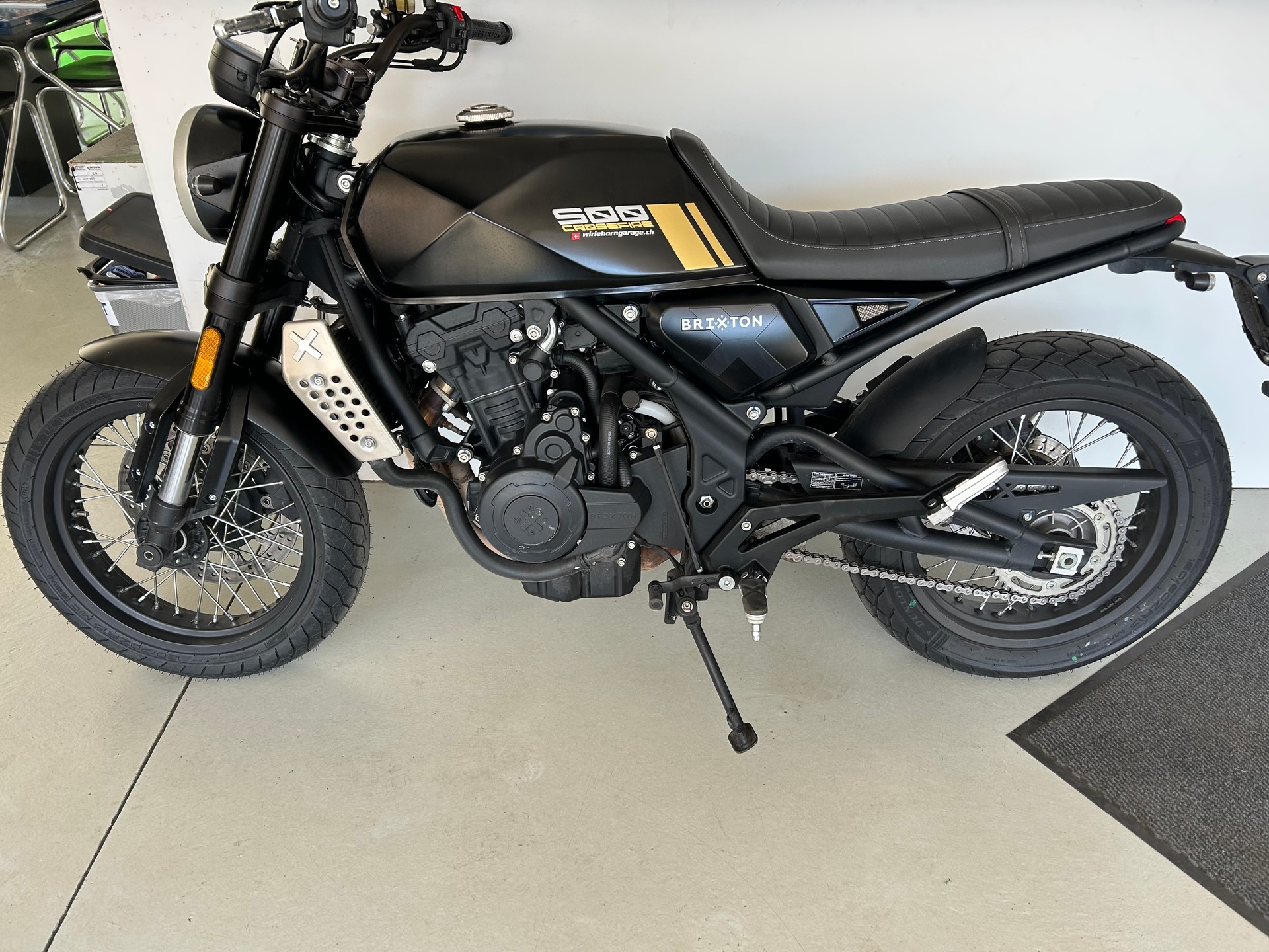 BRIXTON Crossfire 500 X