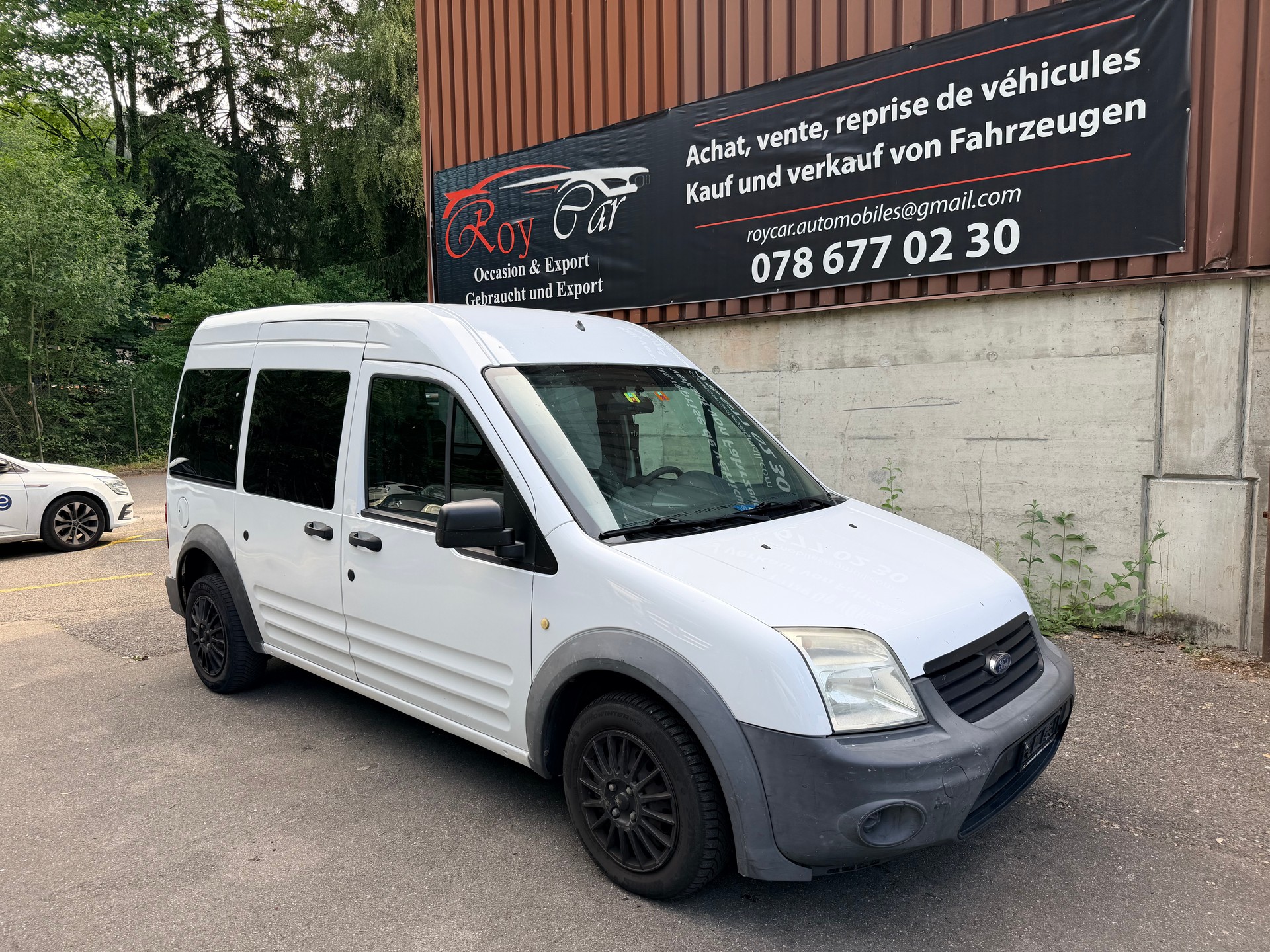 FORD TOURNEO CONNECT-image-0