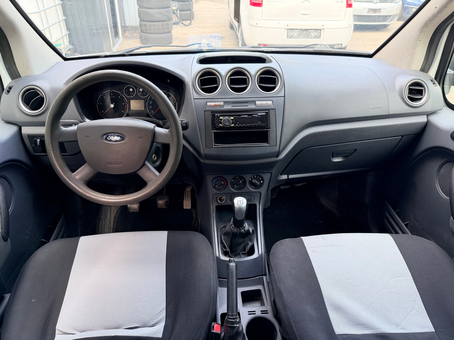FORD TOURNEO CONNECT-image-6