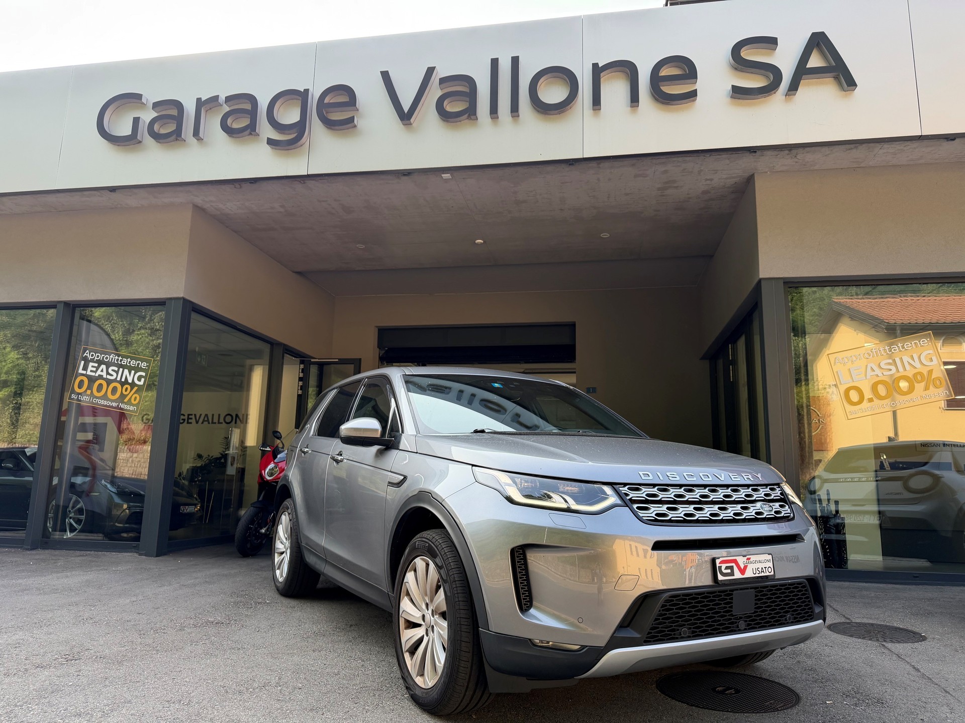 LAND ROVER Discovery Sport R Dyn D180 2.0D TD4 MHEV SE AWD AT9-image-0
