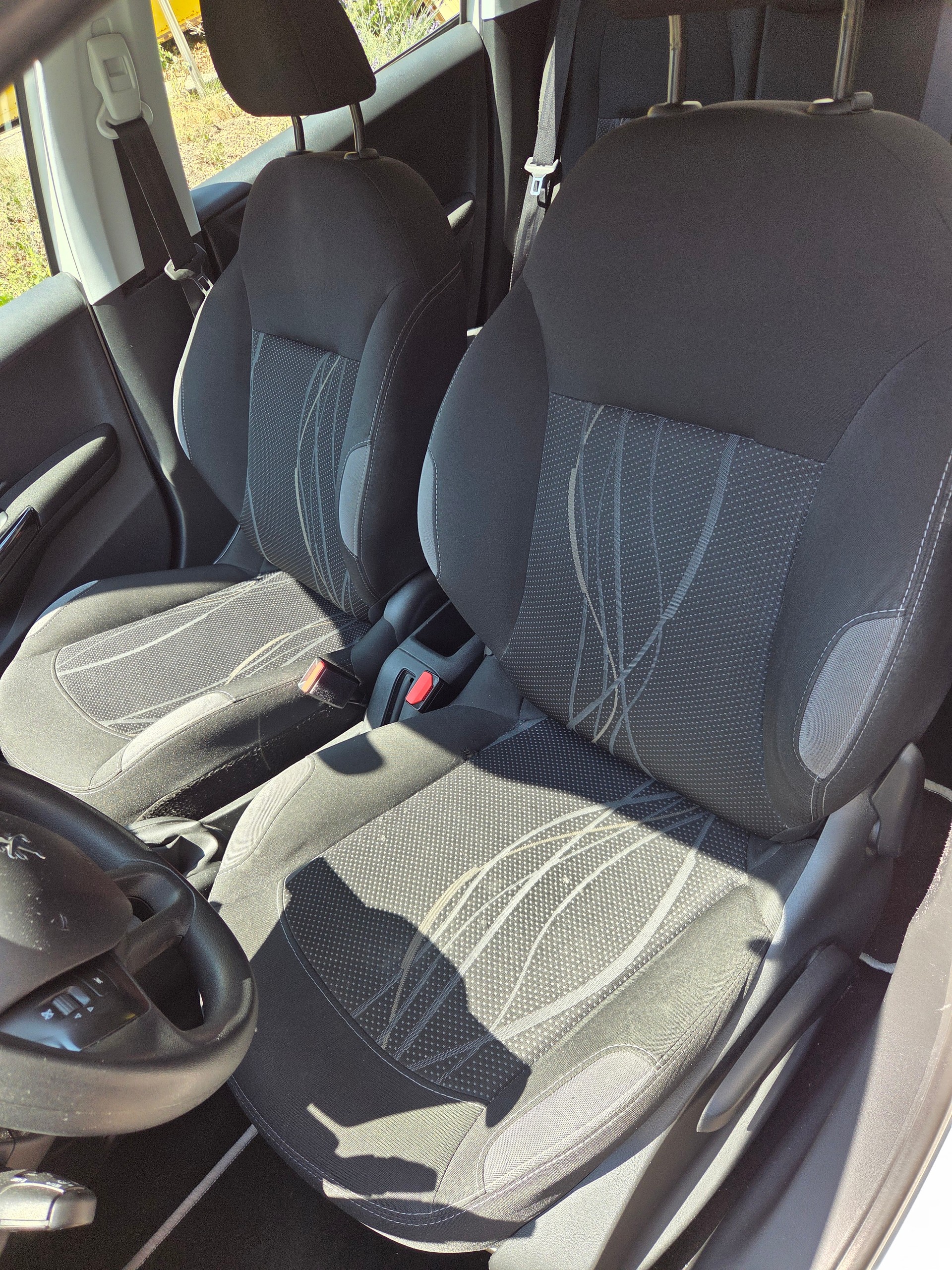PEUGEOT 1.2 VTi Active-image-4