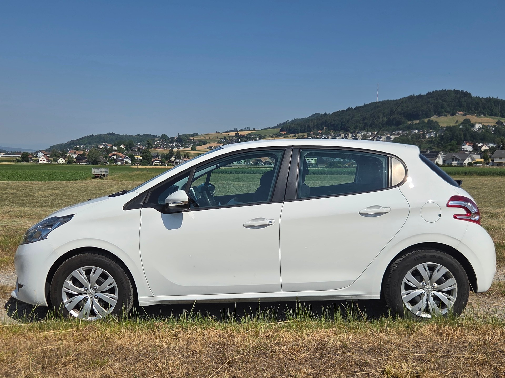 PEUGEOT 1.2 VTi Active-image-0