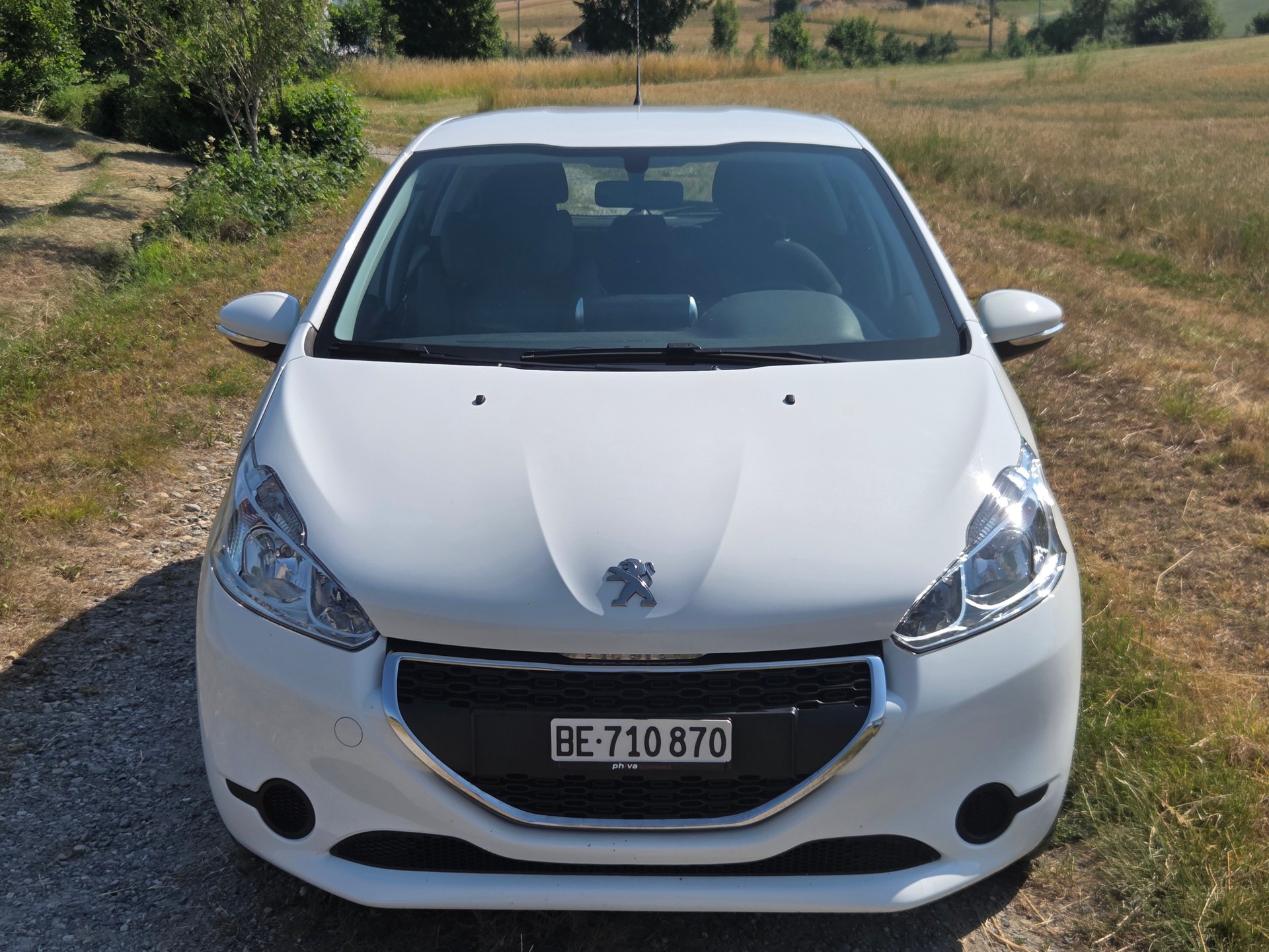 PEUGEOT 1.2 VTi Active-image-1