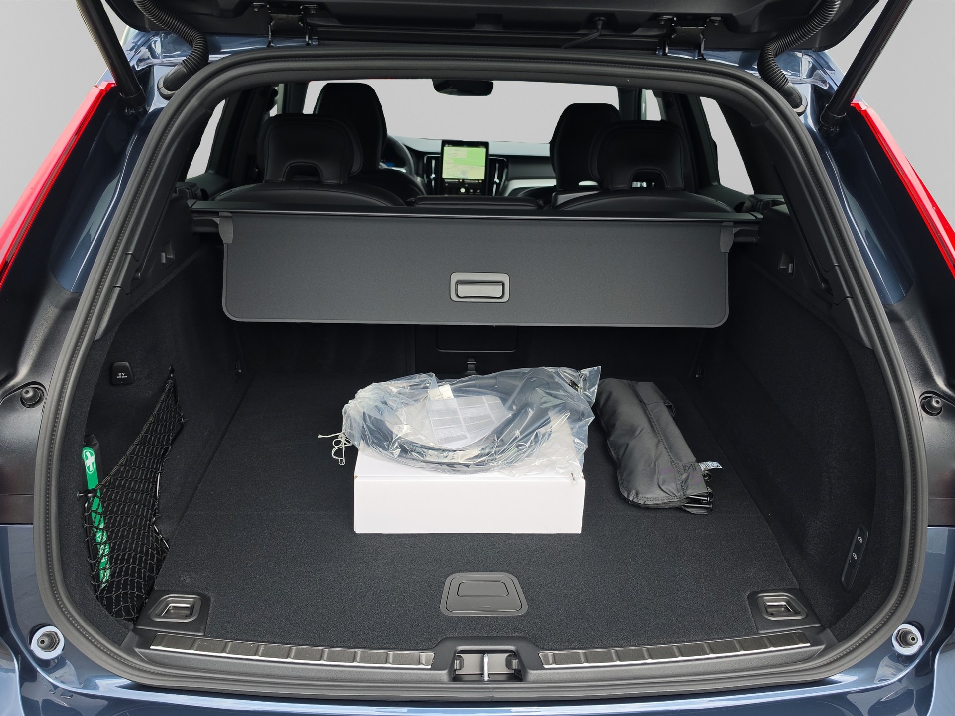 VOLVO XC60 2.0 T6 TE Black Edition eAWD-image-14
