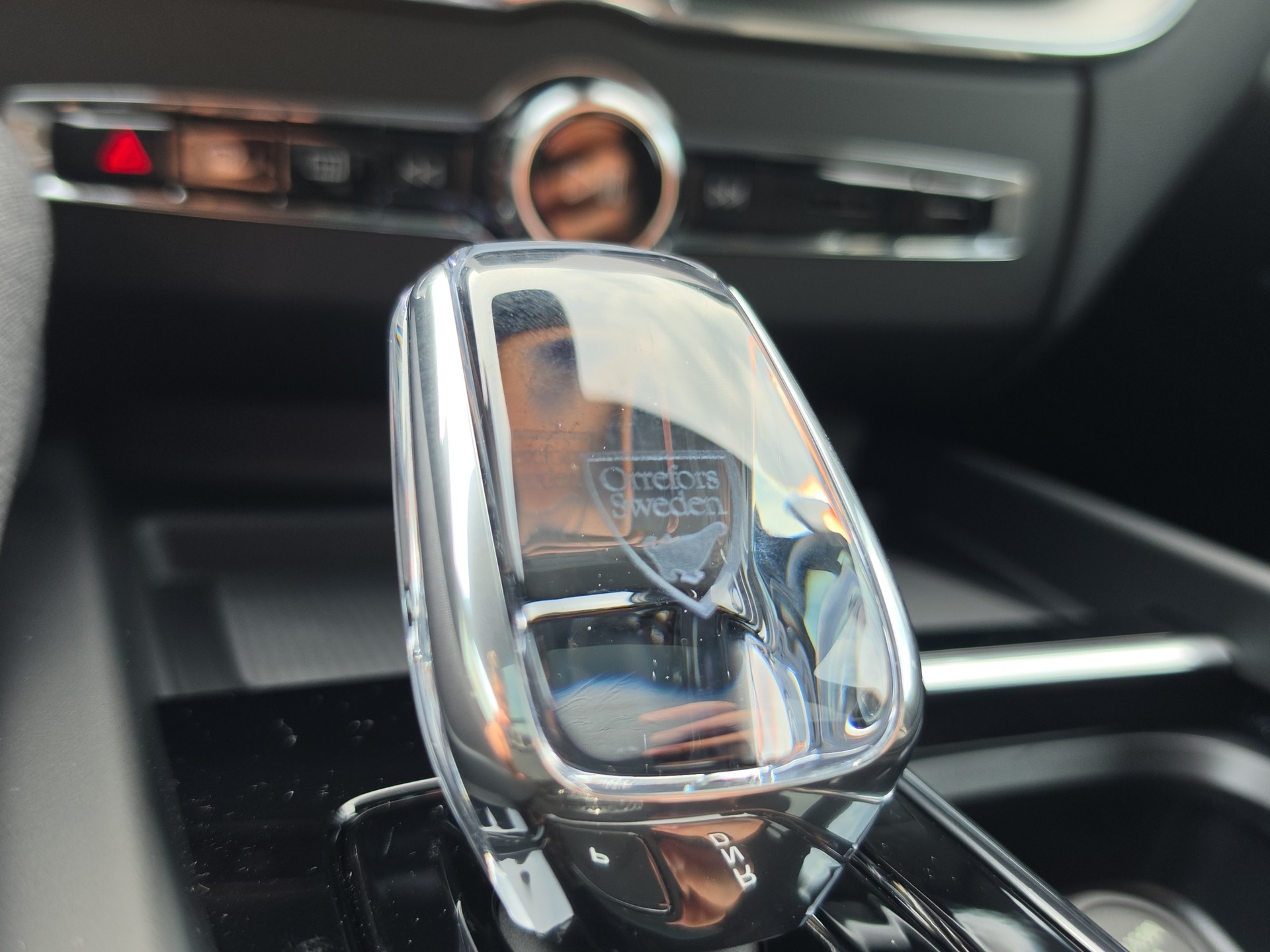 VOLVO XC60 2.0 T6 TE Black Edition eAWD-image-16