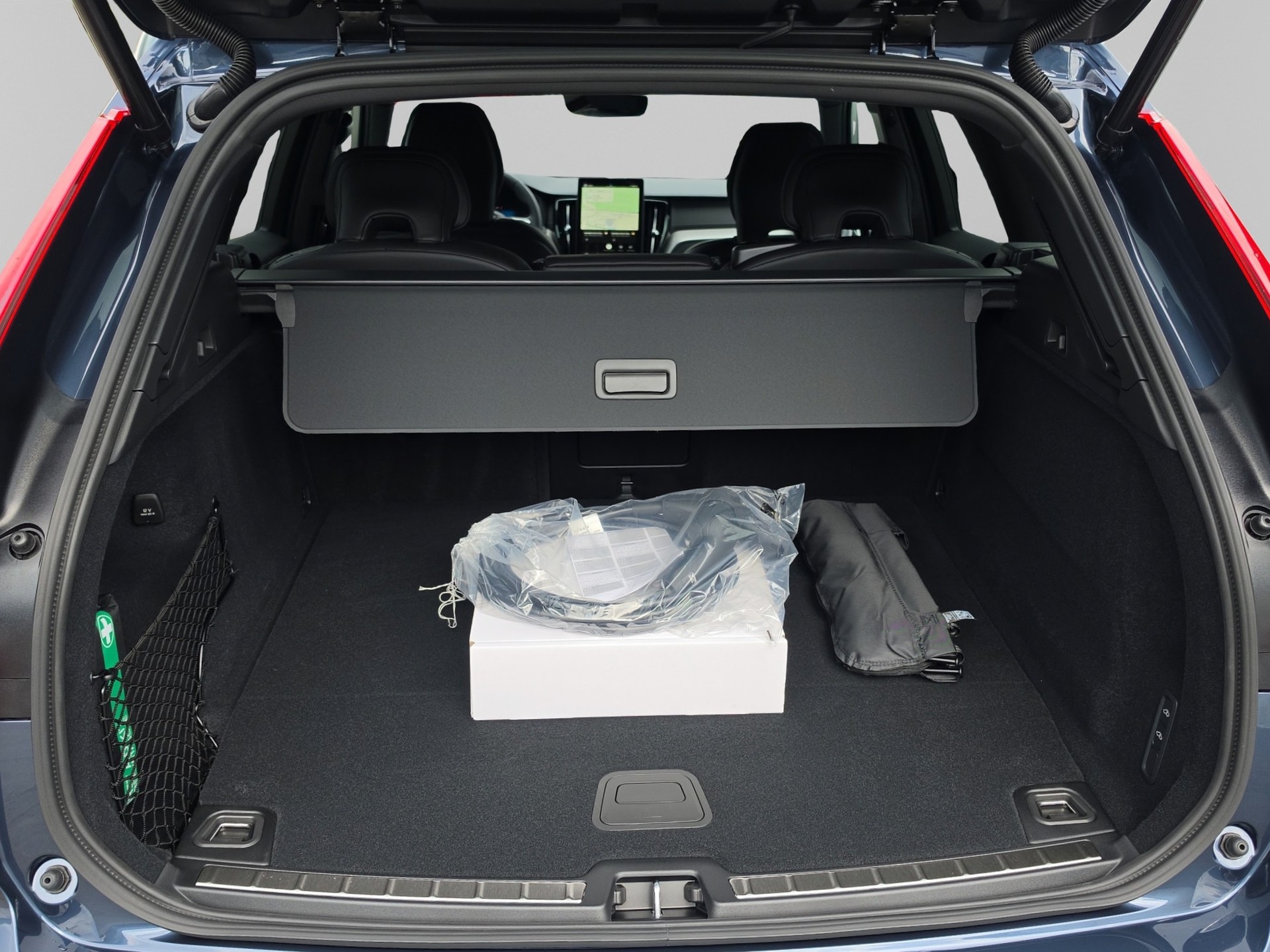 VOLVO XC60 2.0 T6 TE Black Edition eAWD-image-13