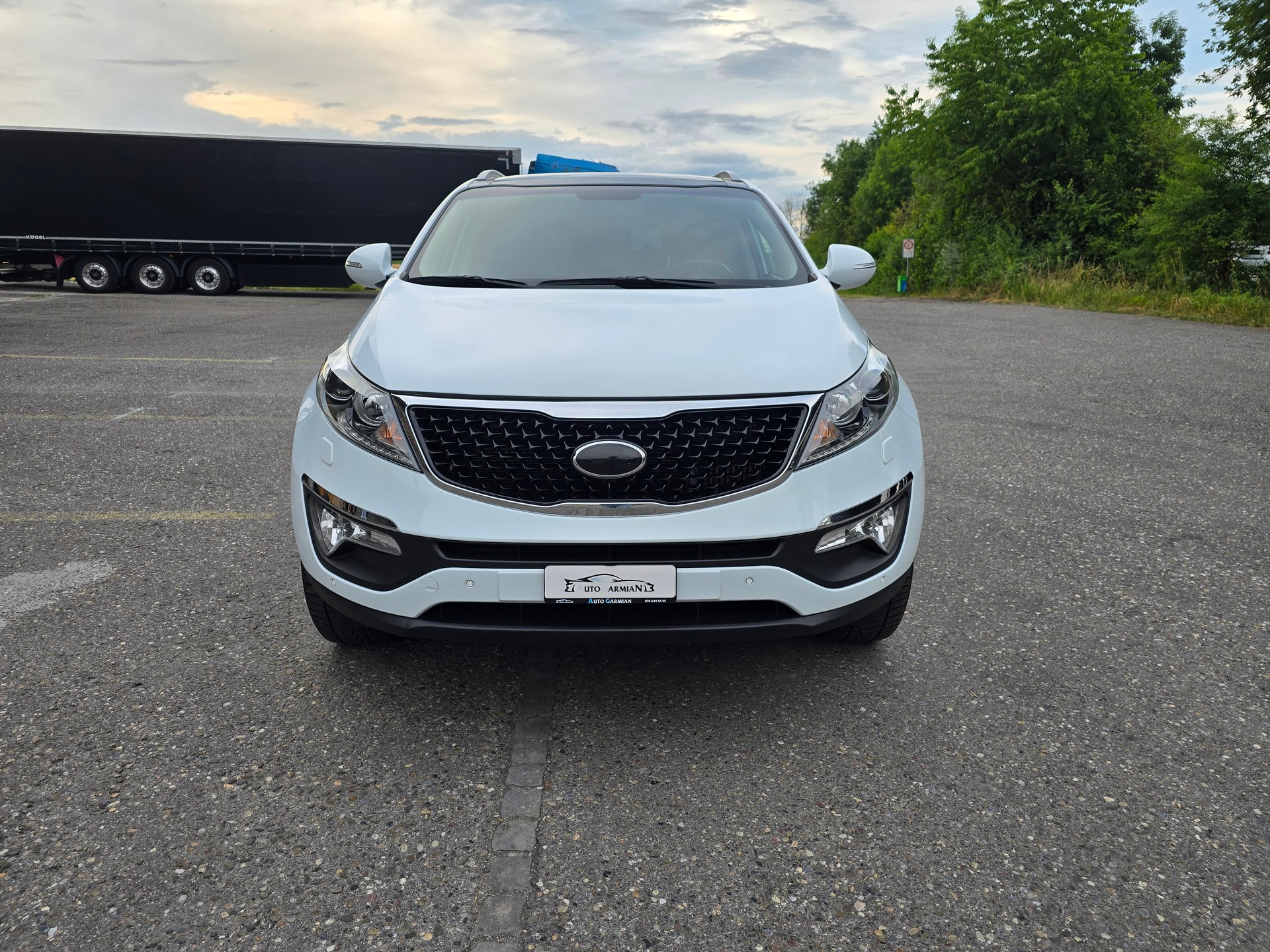 KIA Sportage 2.0 CRDi Style 4WD Automatic-image-0