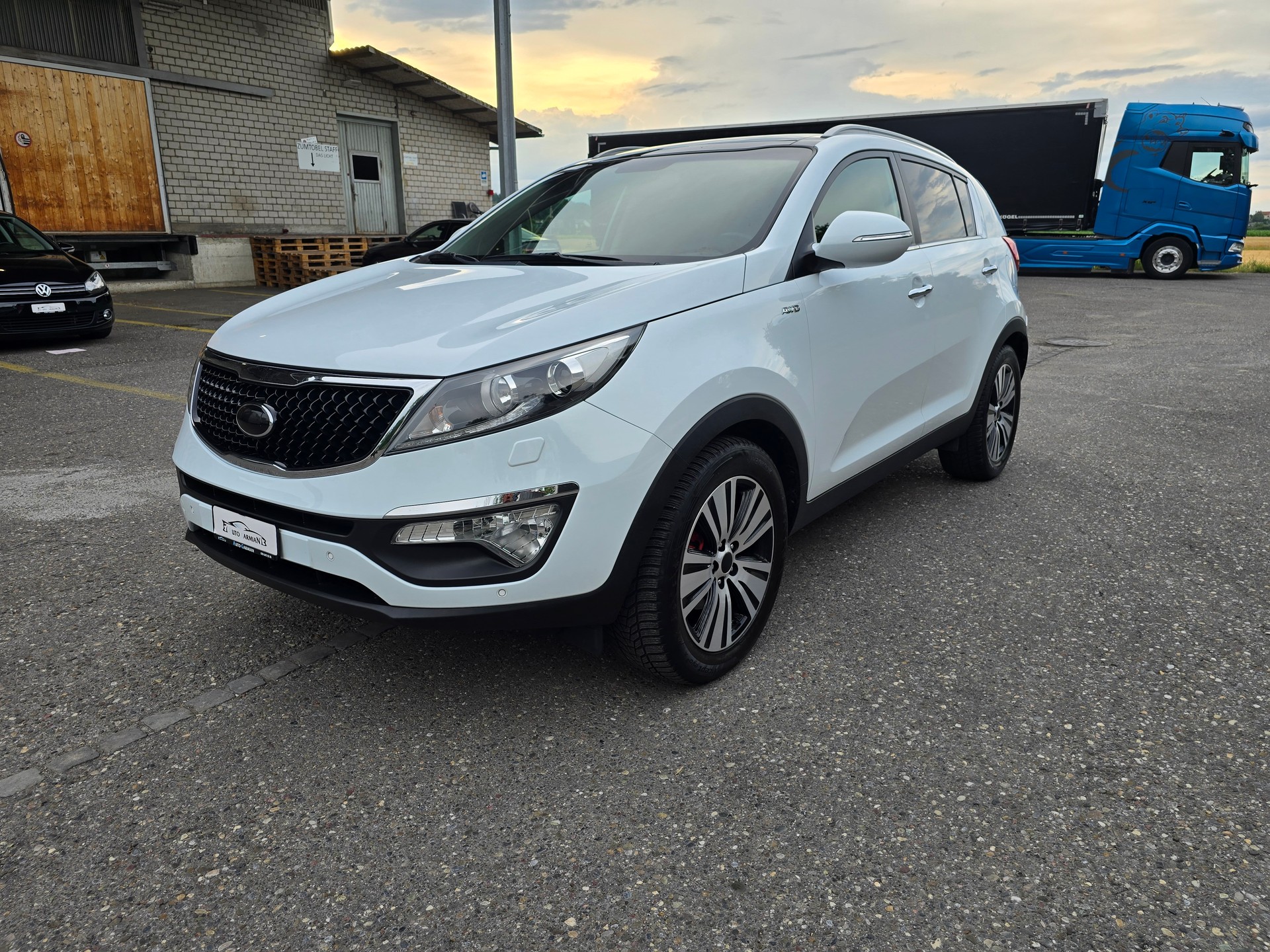 KIA Sportage 2.0 CRDi Style 4WD Automatic-image-1