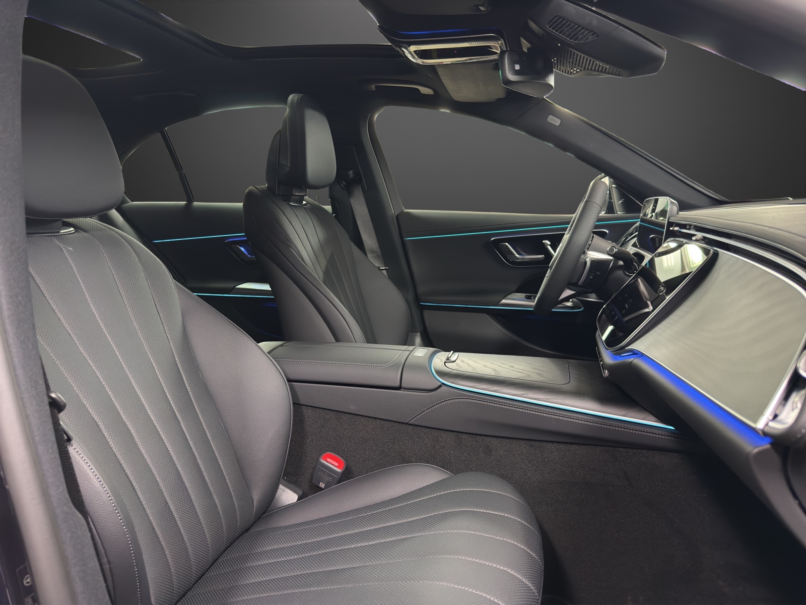 MERCEDES-BENZ E 220 d 4Matic 9G-Tronic-image-11