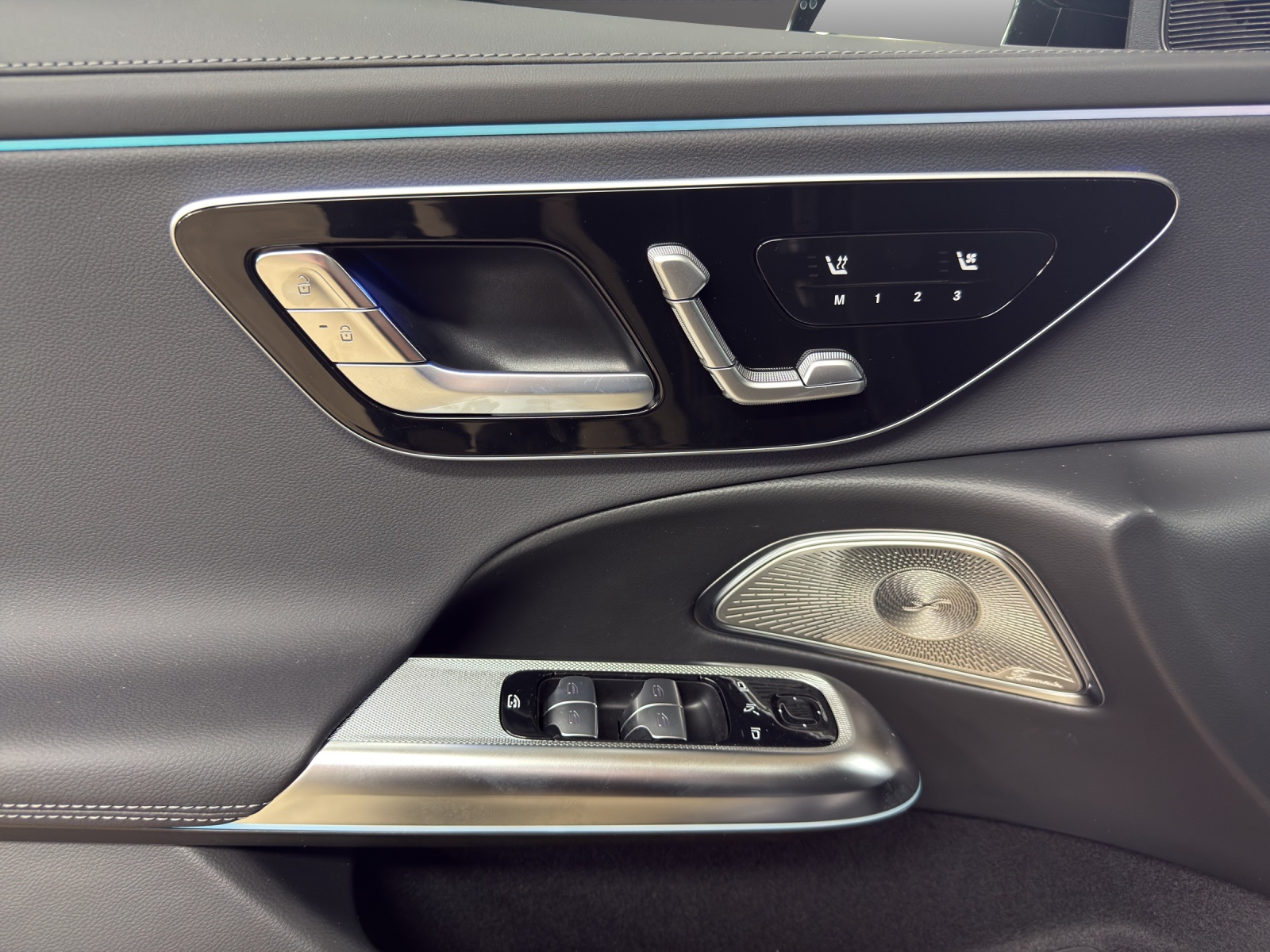 MERCEDES-BENZ E 220 d 4Matic 9G-Tronic-image-12
