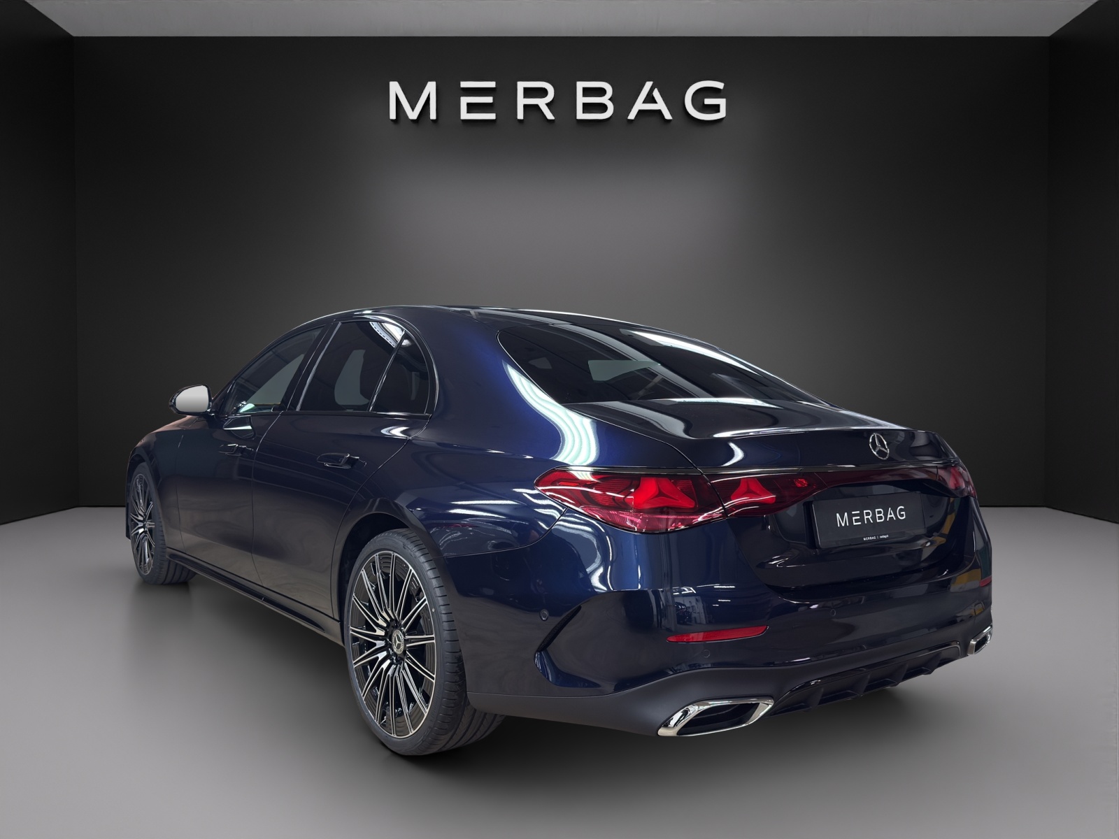 MERCEDES-BENZ E 220 d 4Matic 9G-Tronic-image-2