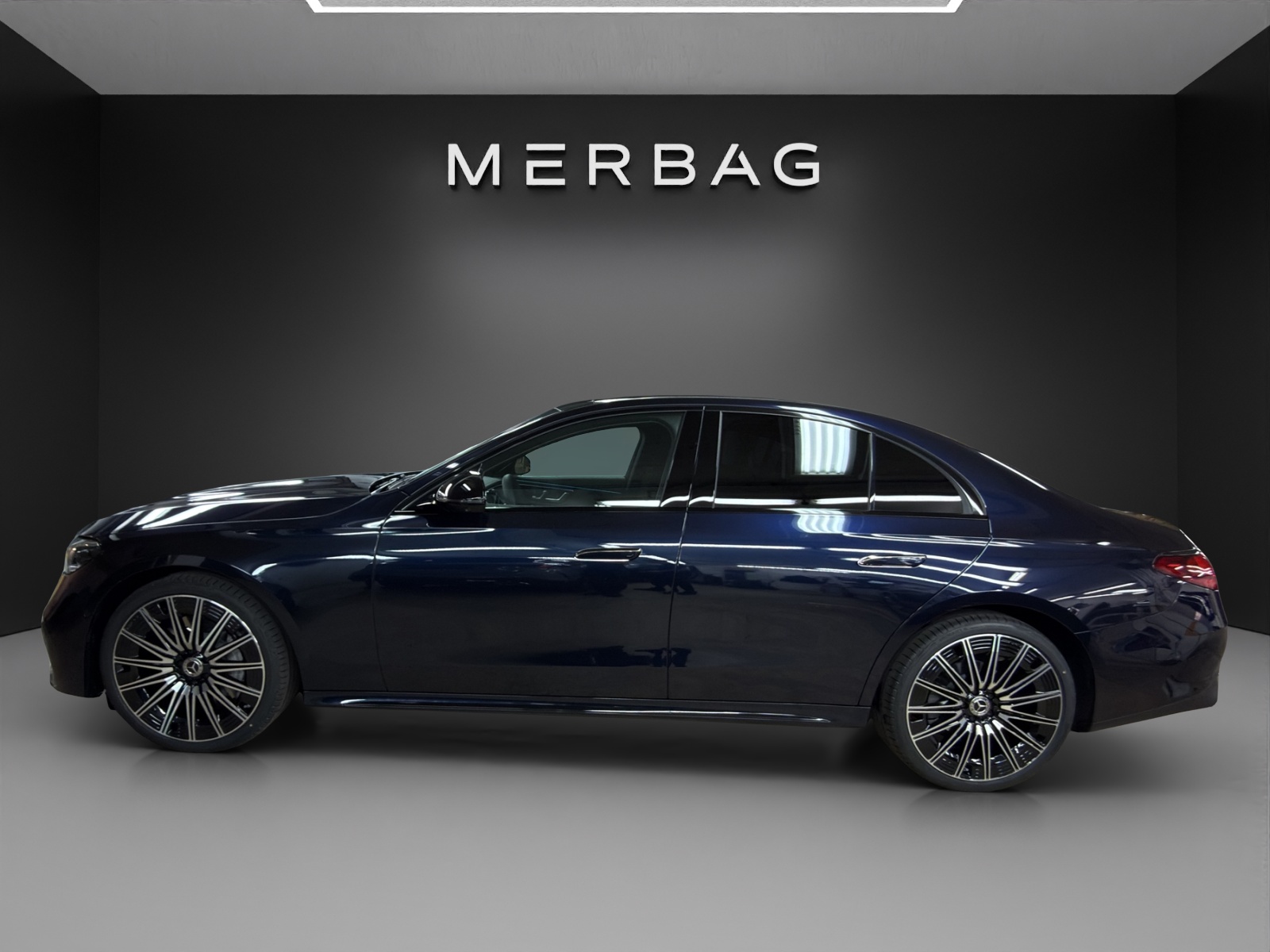 MERCEDES-BENZ E 220 d 4Matic 9G-Tronic-image-1