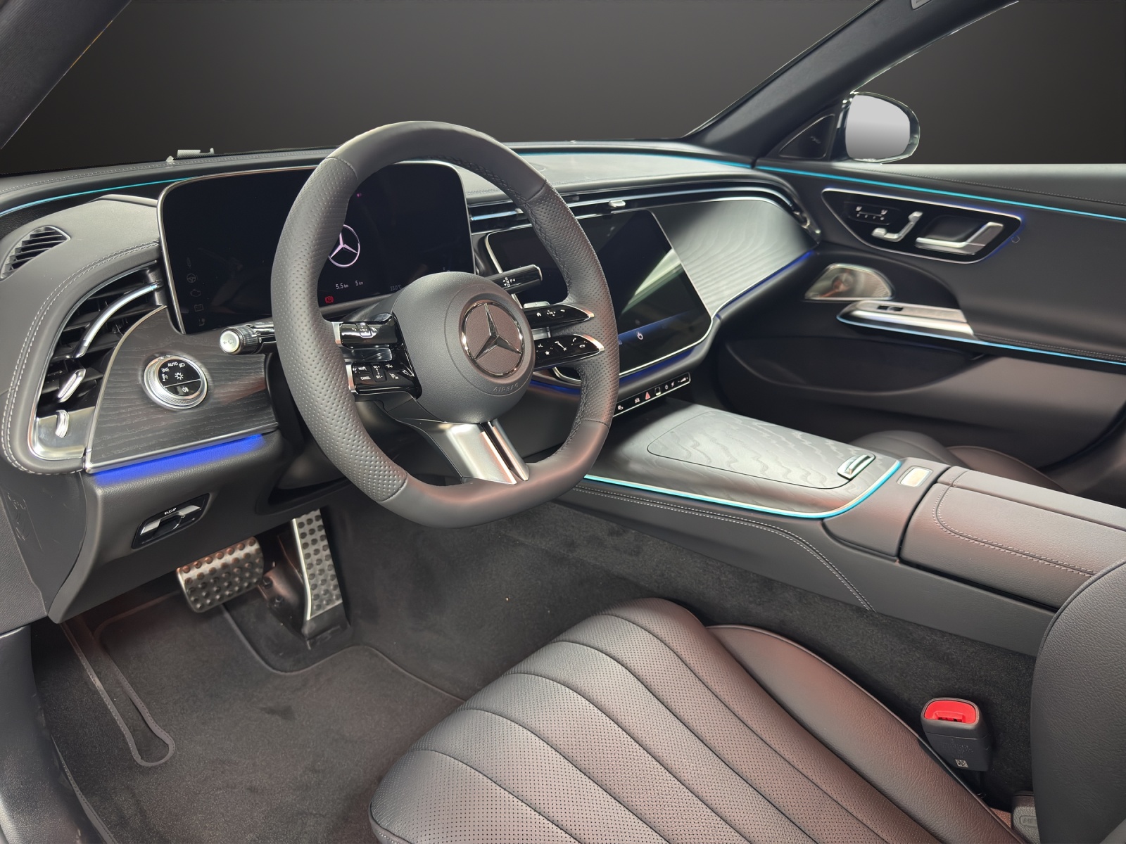 MERCEDES-BENZ E 220 d 4Matic 9G-Tronic-image-9