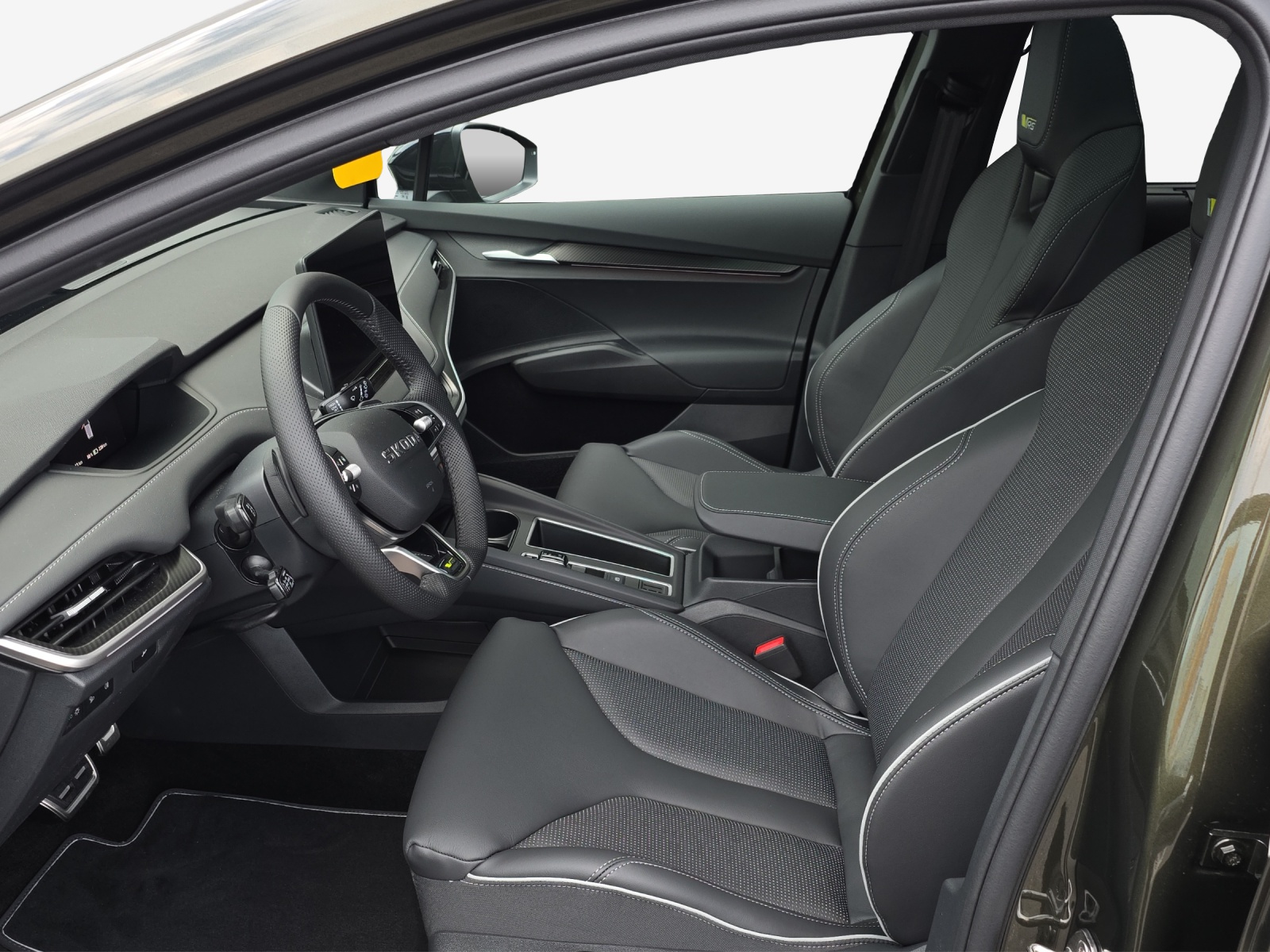 SKODA Enyaq 4x4 RS-image-7