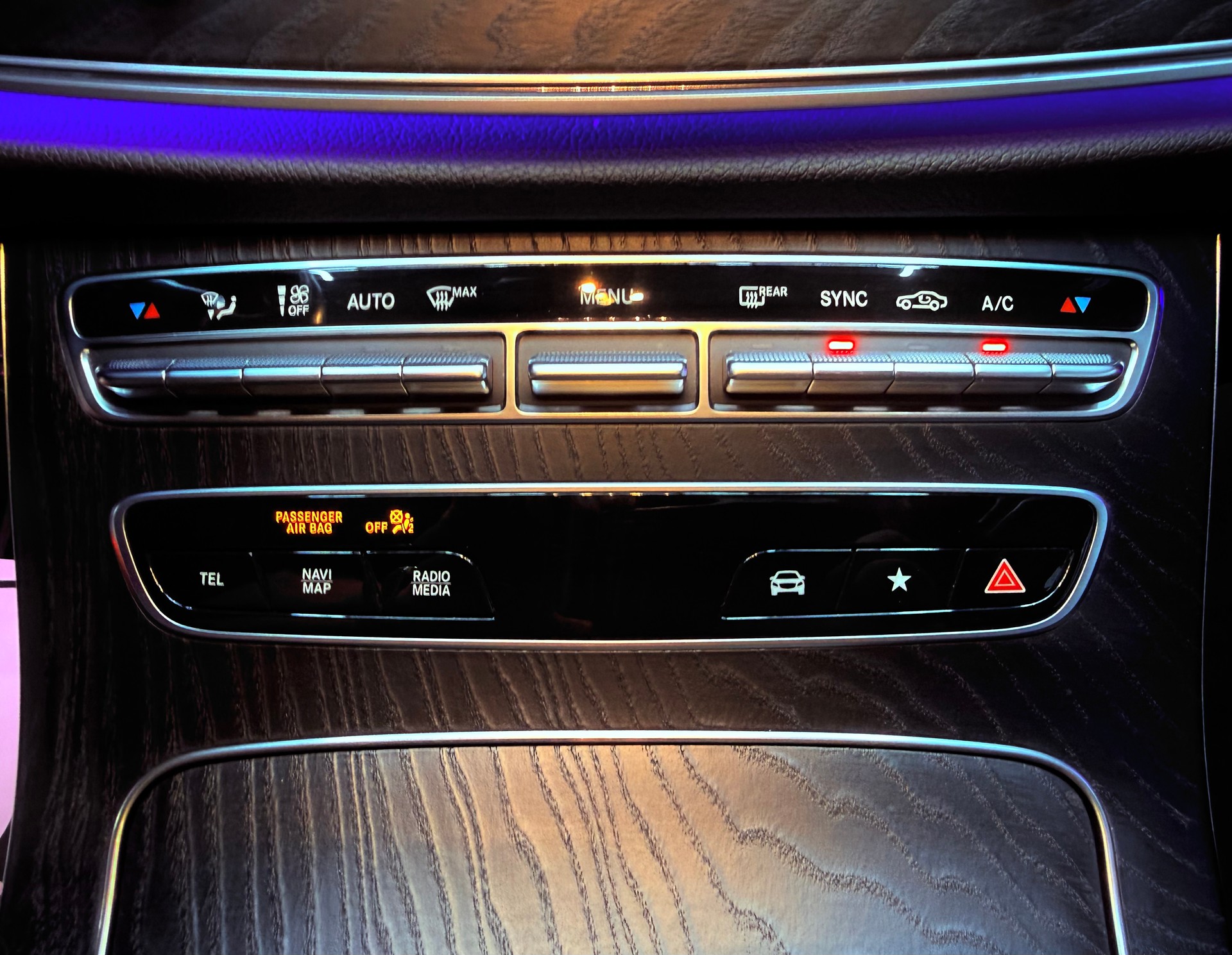 MERCEDES-BENZ E 220 d Avantgarde 9G-Tronic-image-14
