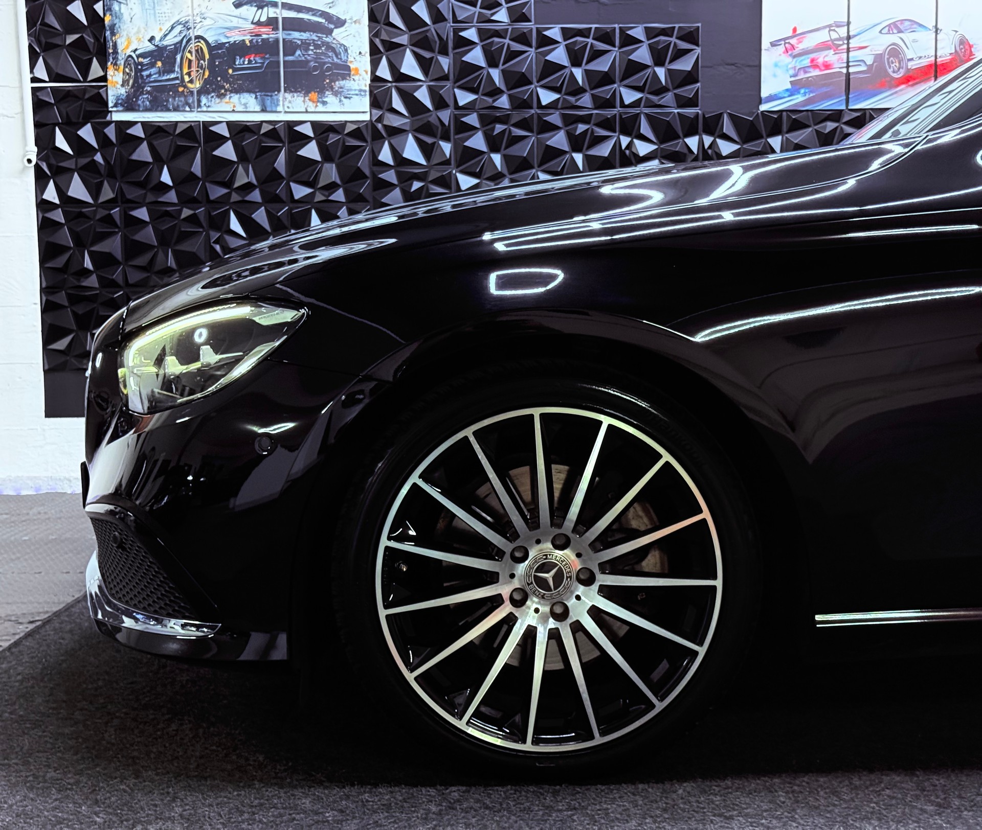 MERCEDES-BENZ E 220 d Avantgarde 9G-Tronic-image-23