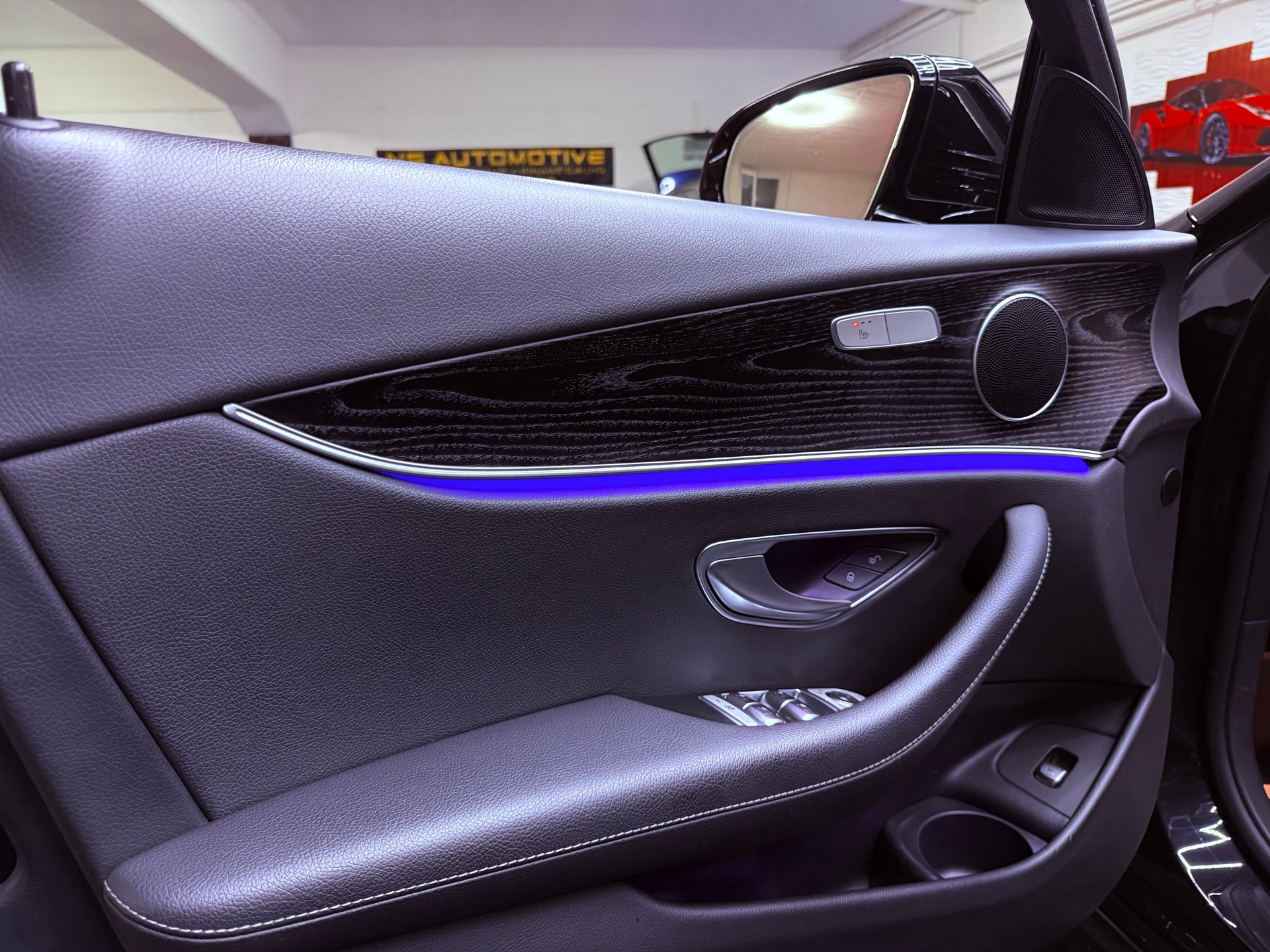 MERCEDES-BENZ E 220 d Avantgarde 9G-Tronic-image-16