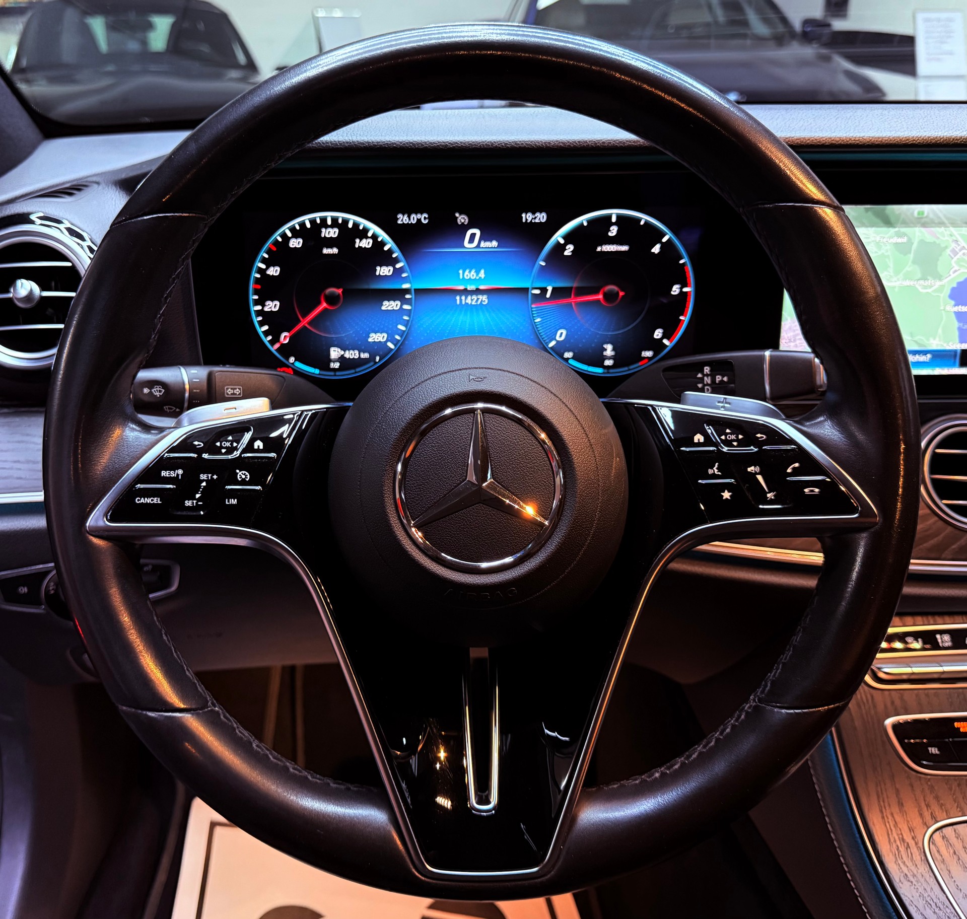 MERCEDES-BENZ E 220 d Avantgarde 9G-Tronic-image-10
