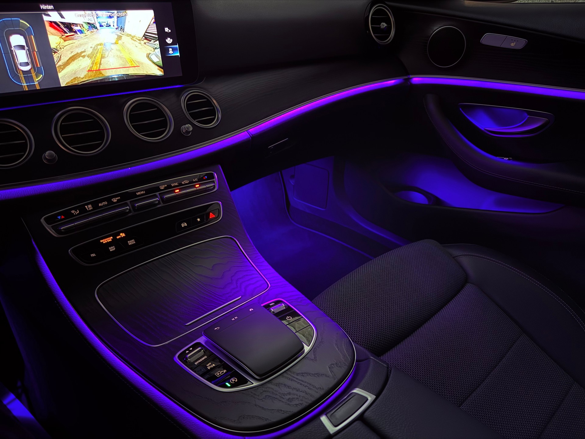 MERCEDES-BENZ E 220 d Avantgarde 9G-Tronic-image-27