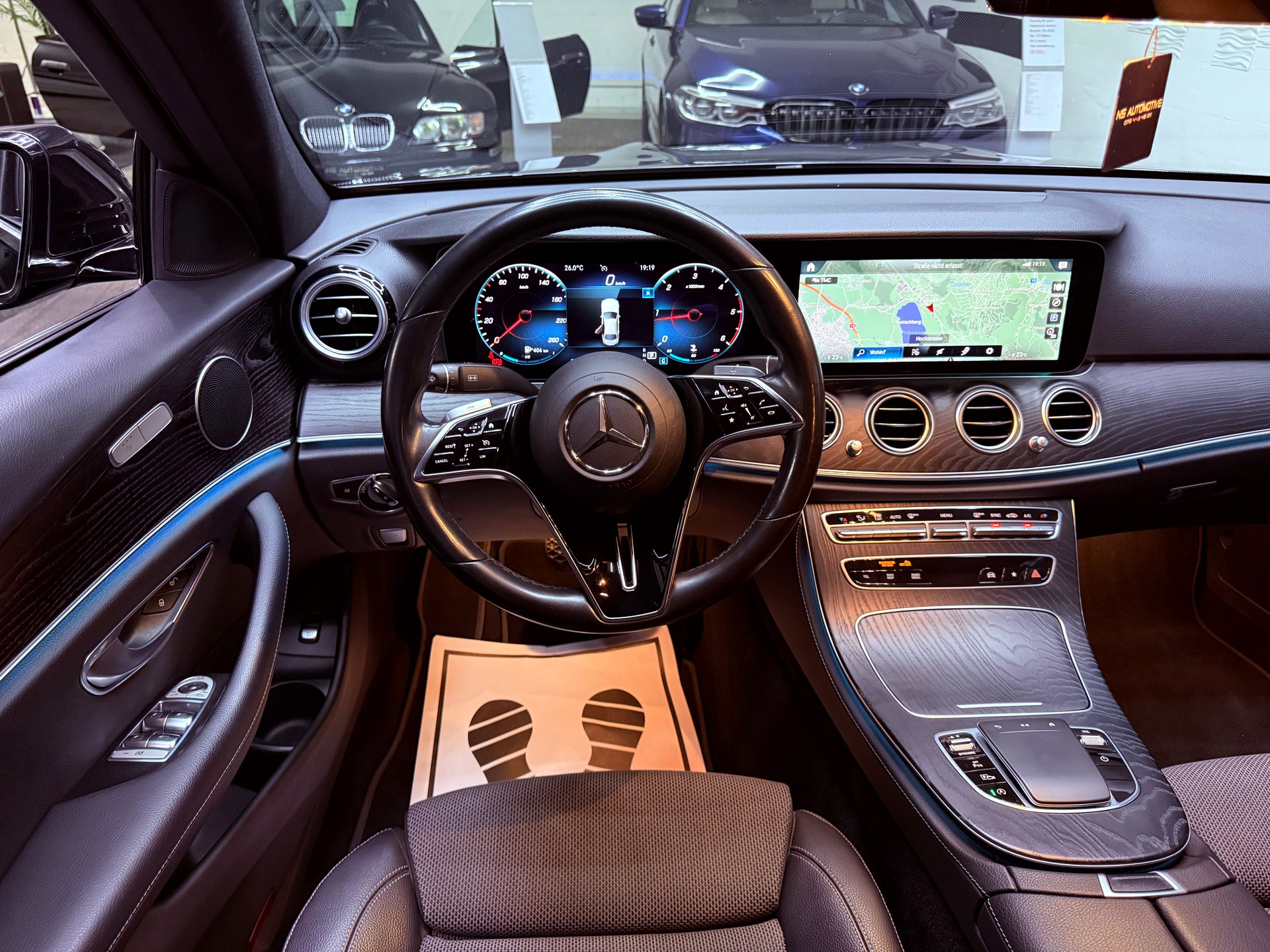 MERCEDES-BENZ E 220 d Avantgarde 9G-Tronic-image-8