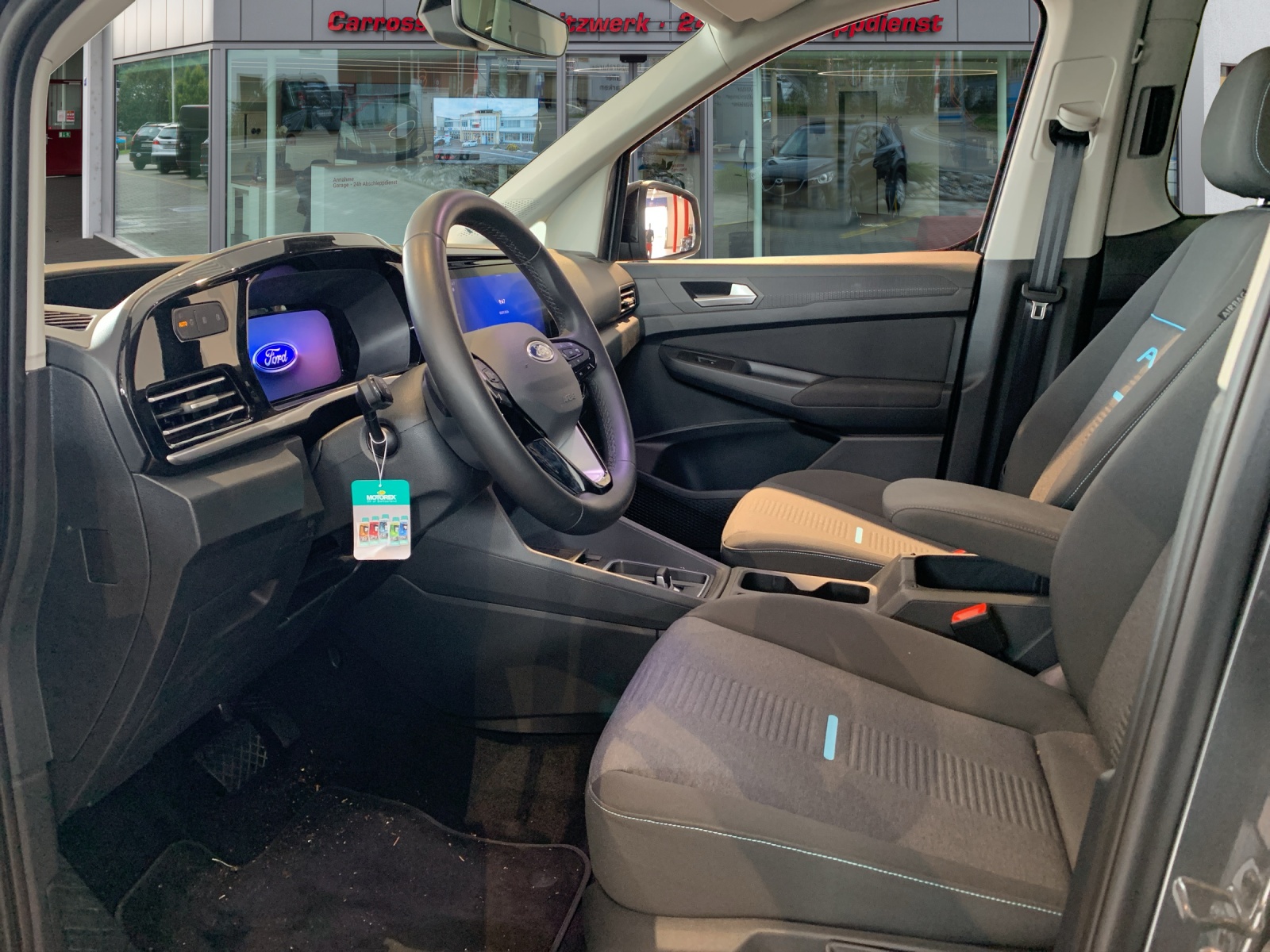 FORD Tourneo Connect 1.5 EcoBoost 150 Active PHEV-image-6