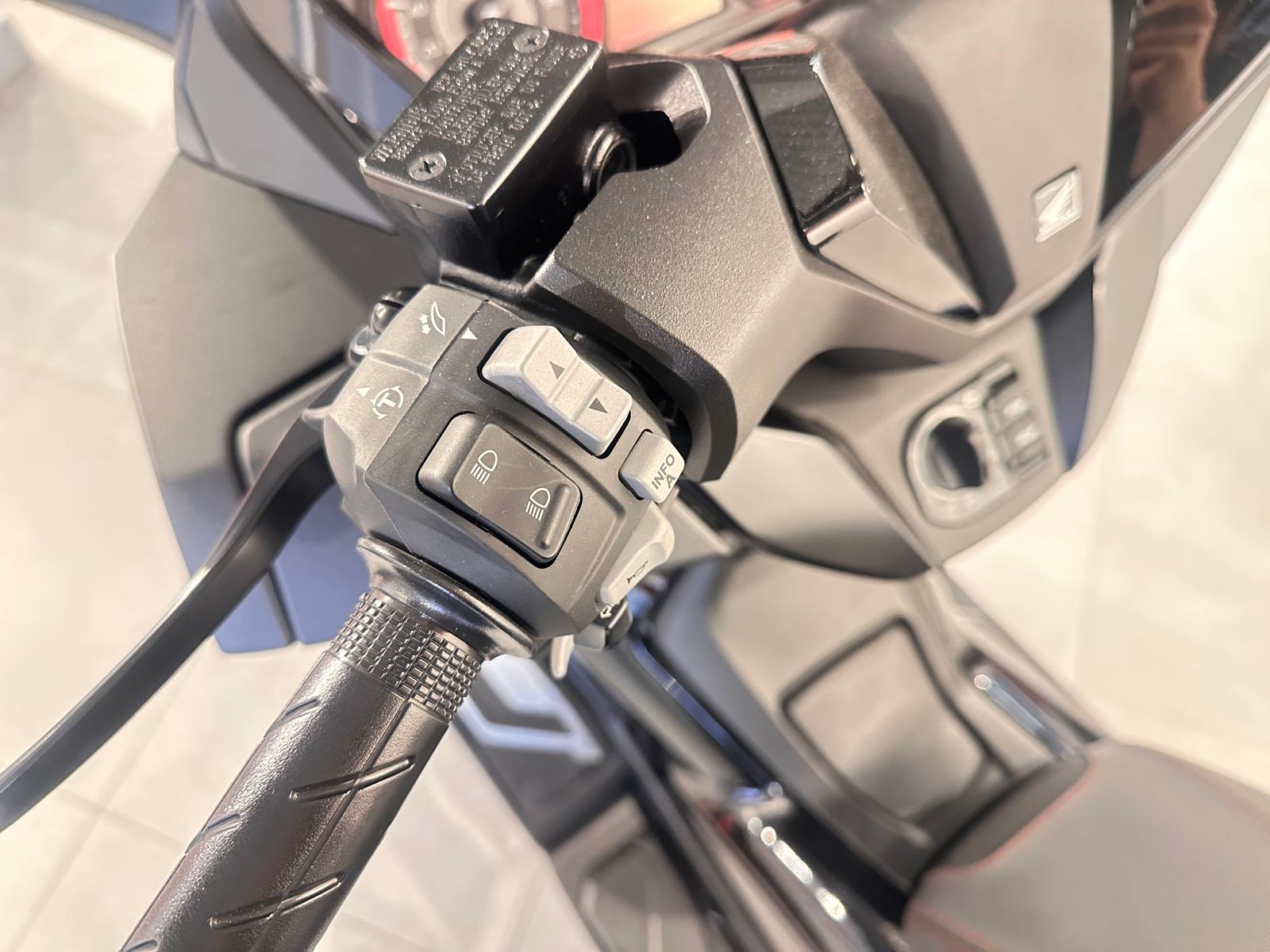 HONDA NSS125 Special Edition | Occasion | Top Zustand | Zubehör-image-9