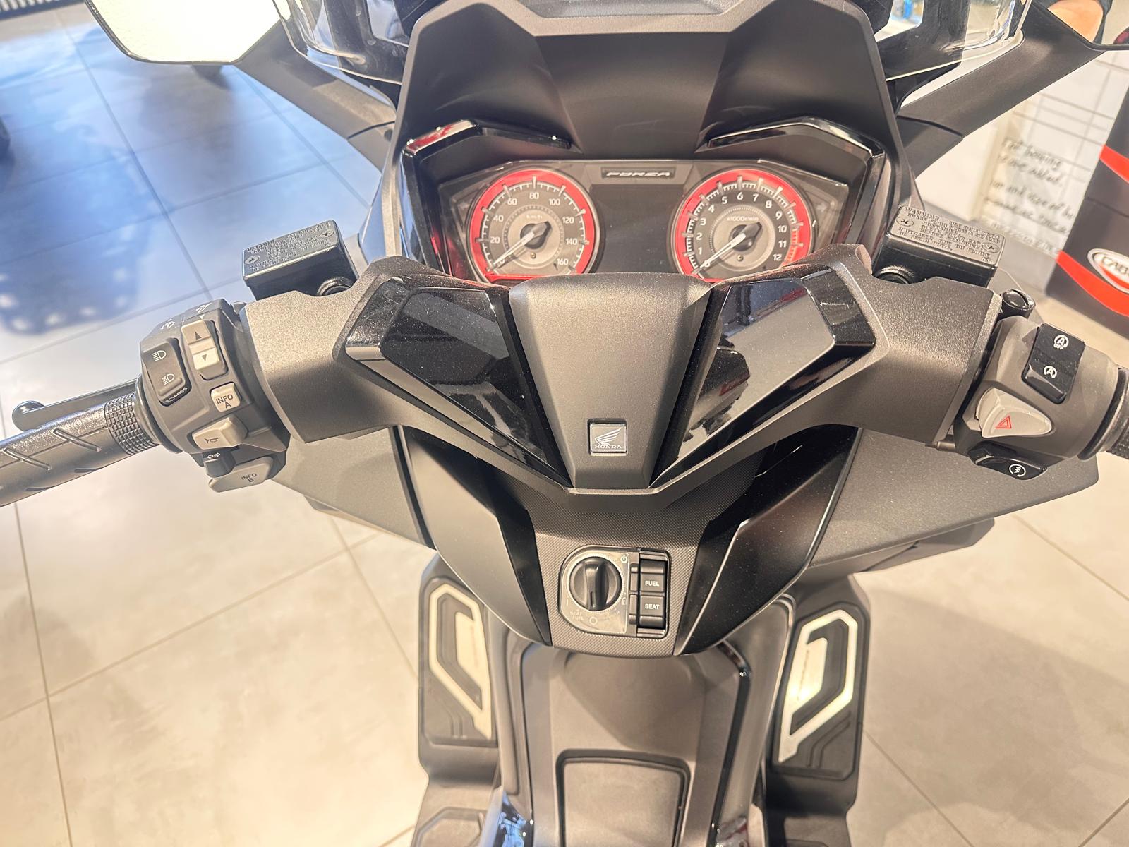 HONDA NSS125 Special Edition | Occasion | Top Zustand | Zubehör-image-8