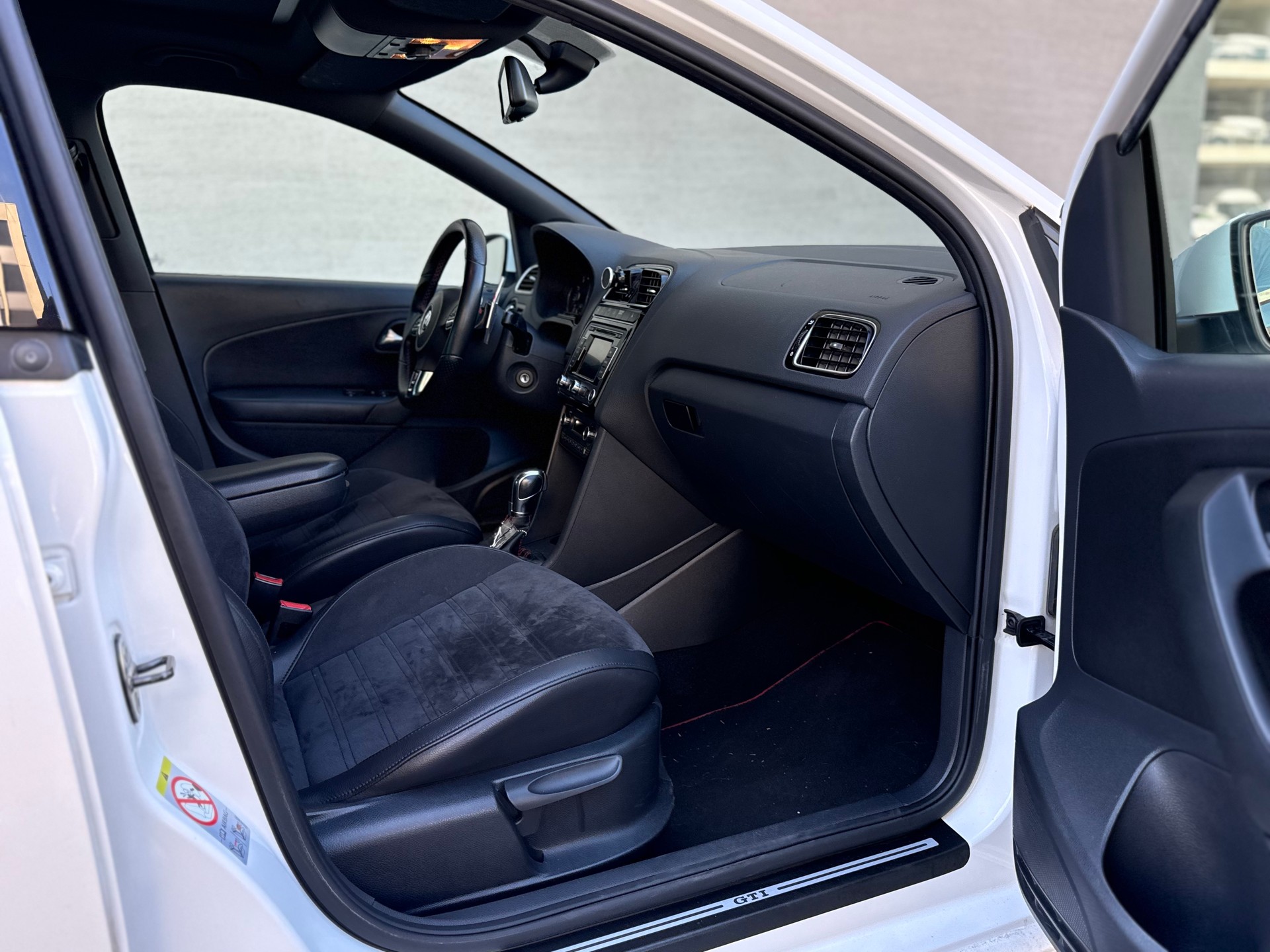 VW Polo 1.4 TSI GTI DSG-image-11