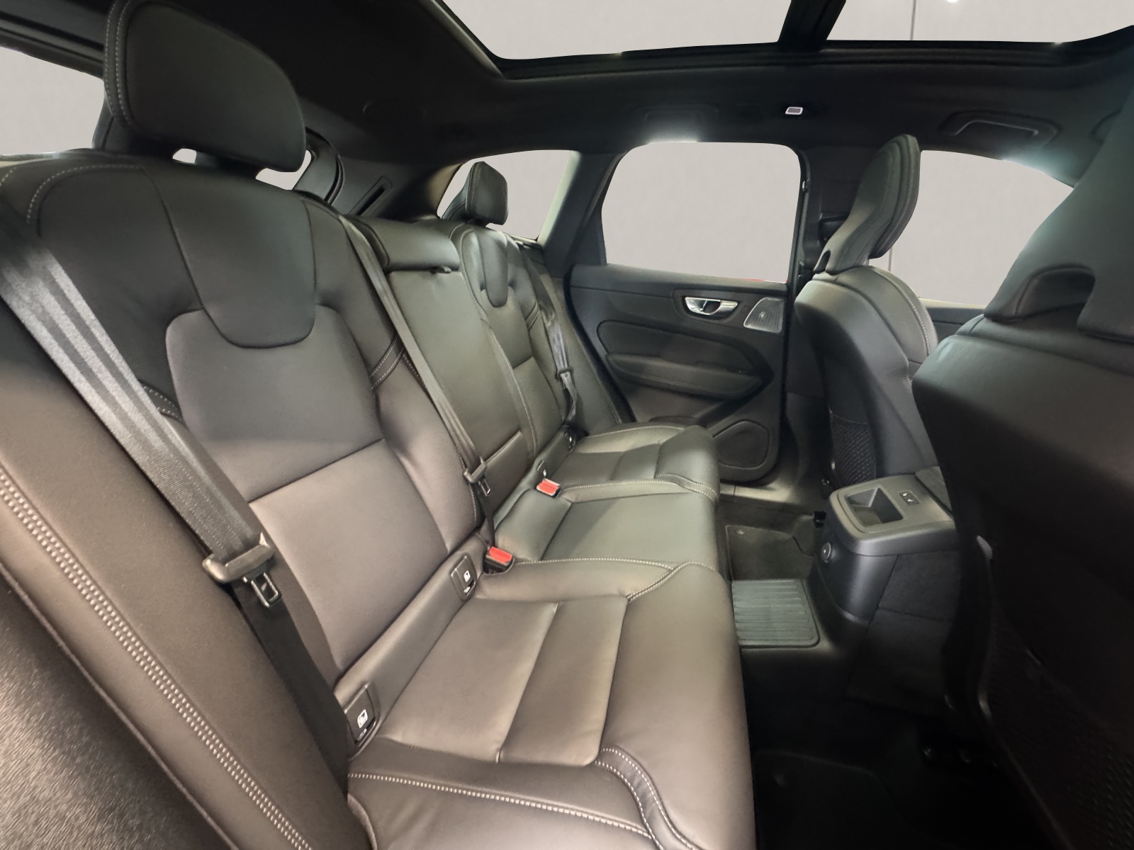 VOLVO XC60 2.0 T8 TE Black Edition eAWD-image-13