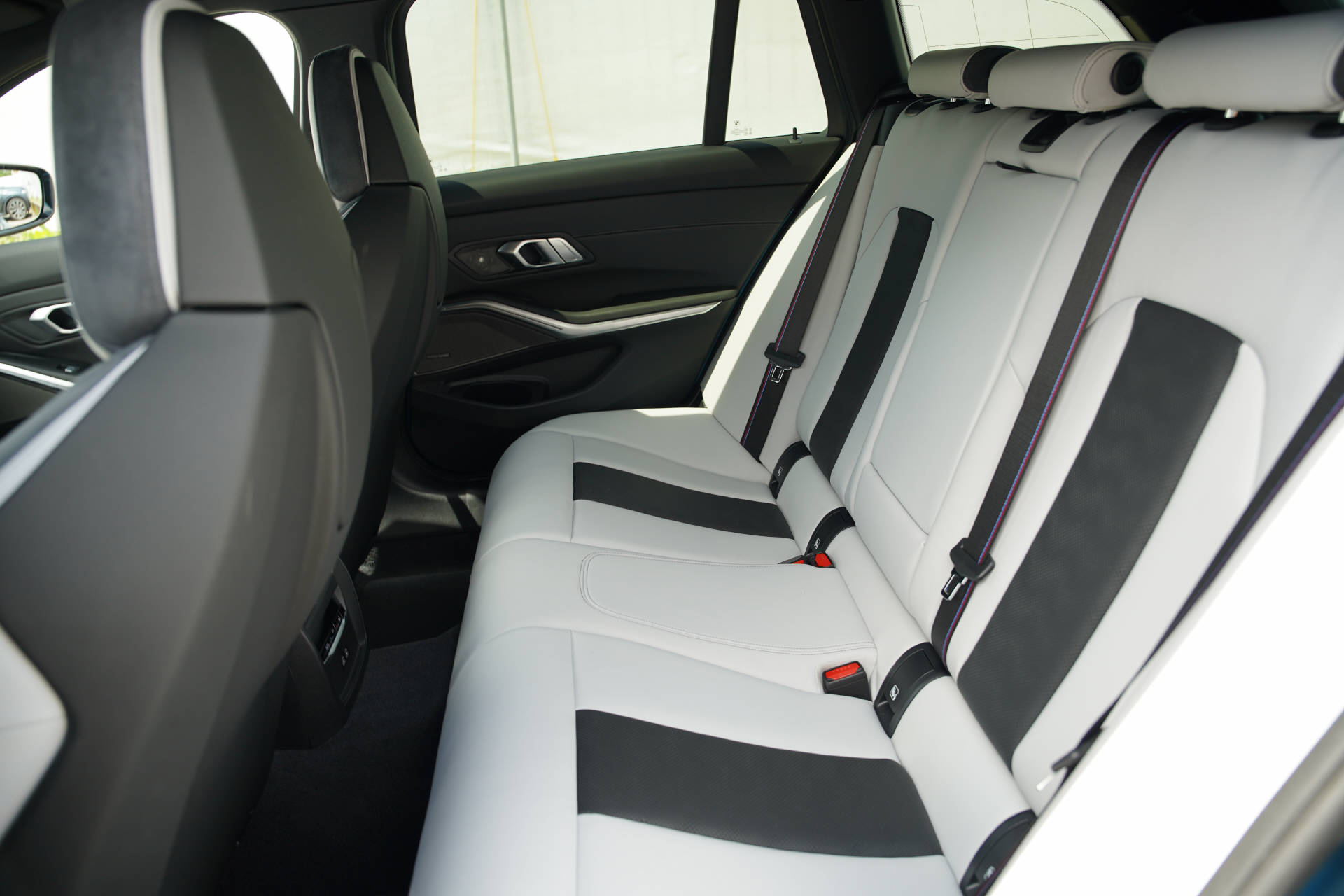 BMW M3 Touring xDrive Competition M LCI Maledivenblau-image-10