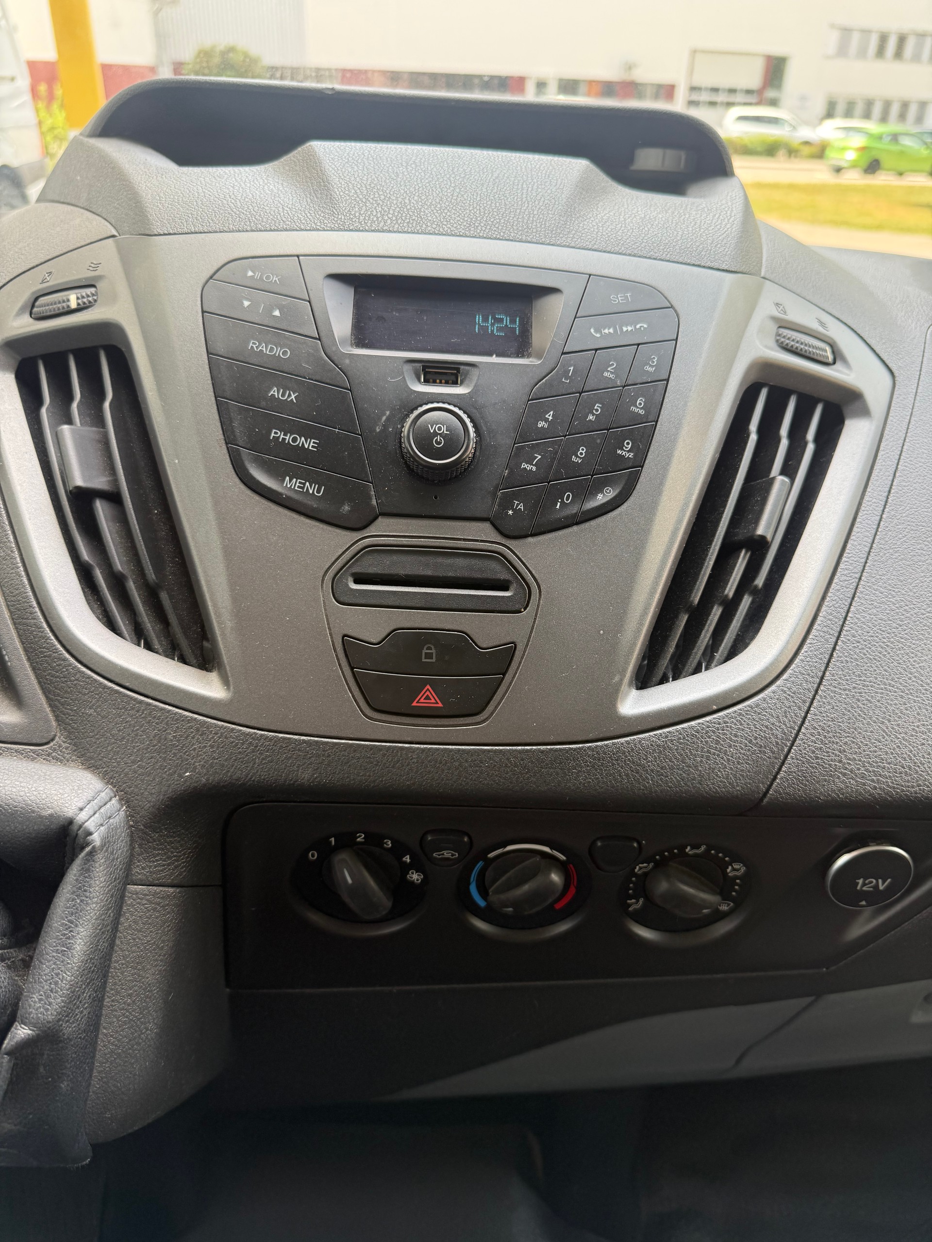 FORD Transit Custom Van 310 L1H1 Level 3-image-9