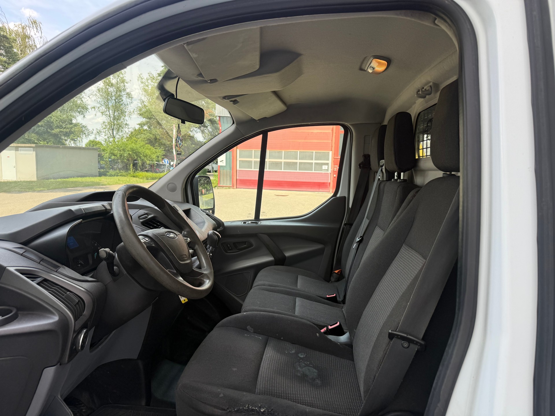 FORD Transit Custom Van 310 L1H1 Level 3-image-6