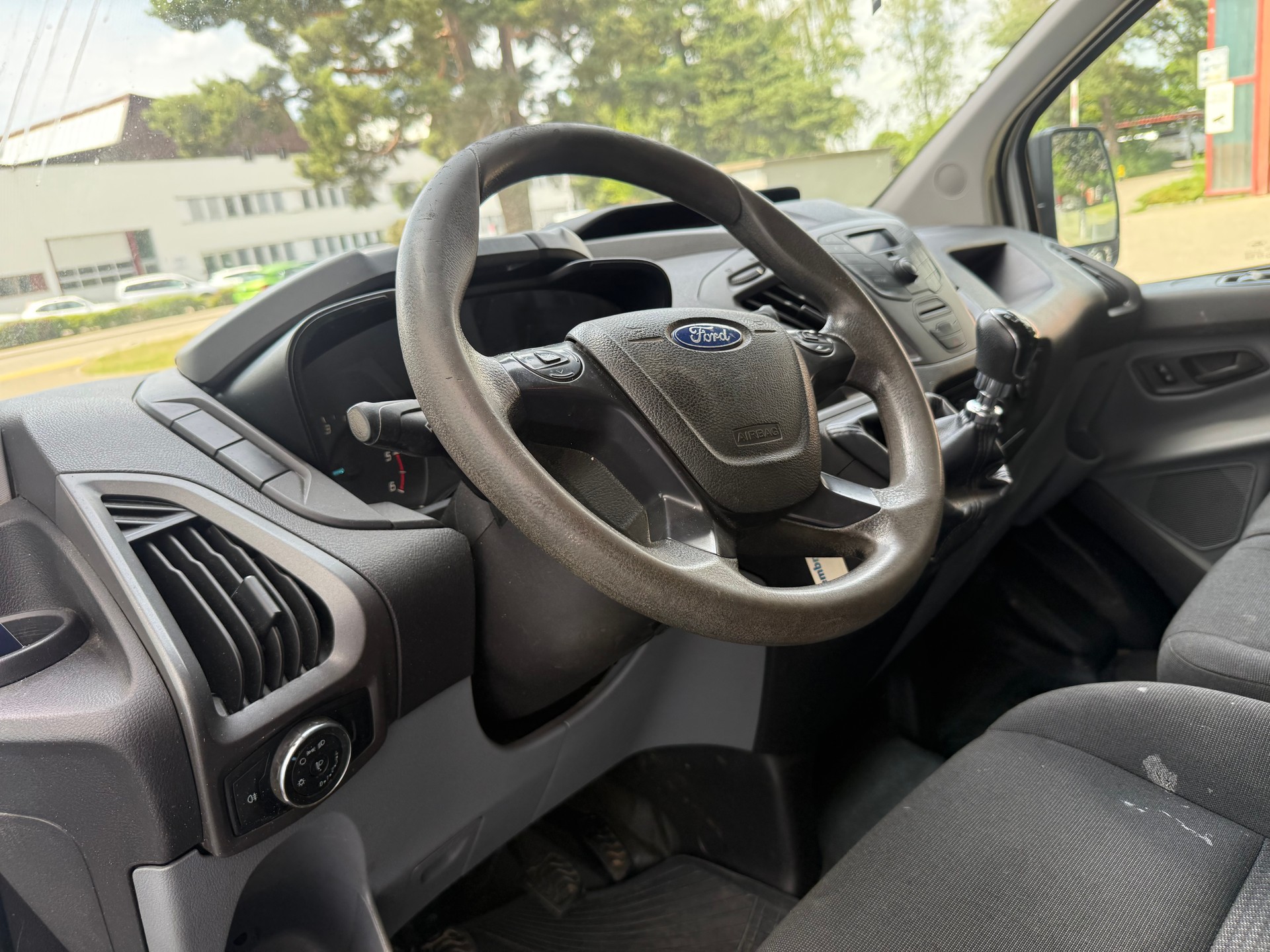 FORD Transit Custom Van 310 L1H1 Level 3-image-8