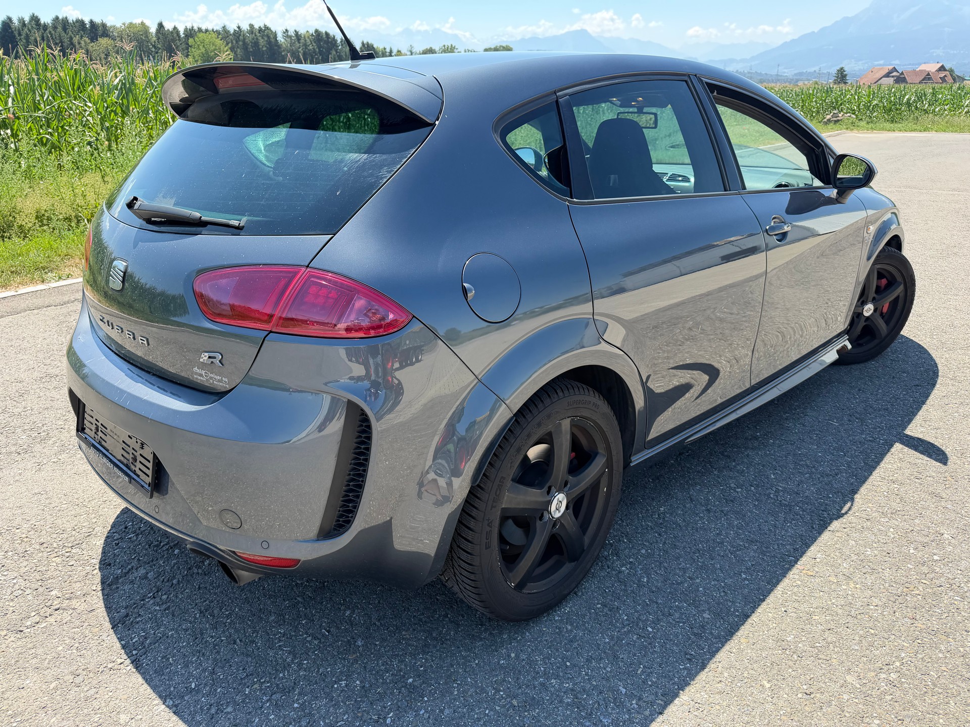 SEAT Leon 2.0 TSI Cupra R-image-2