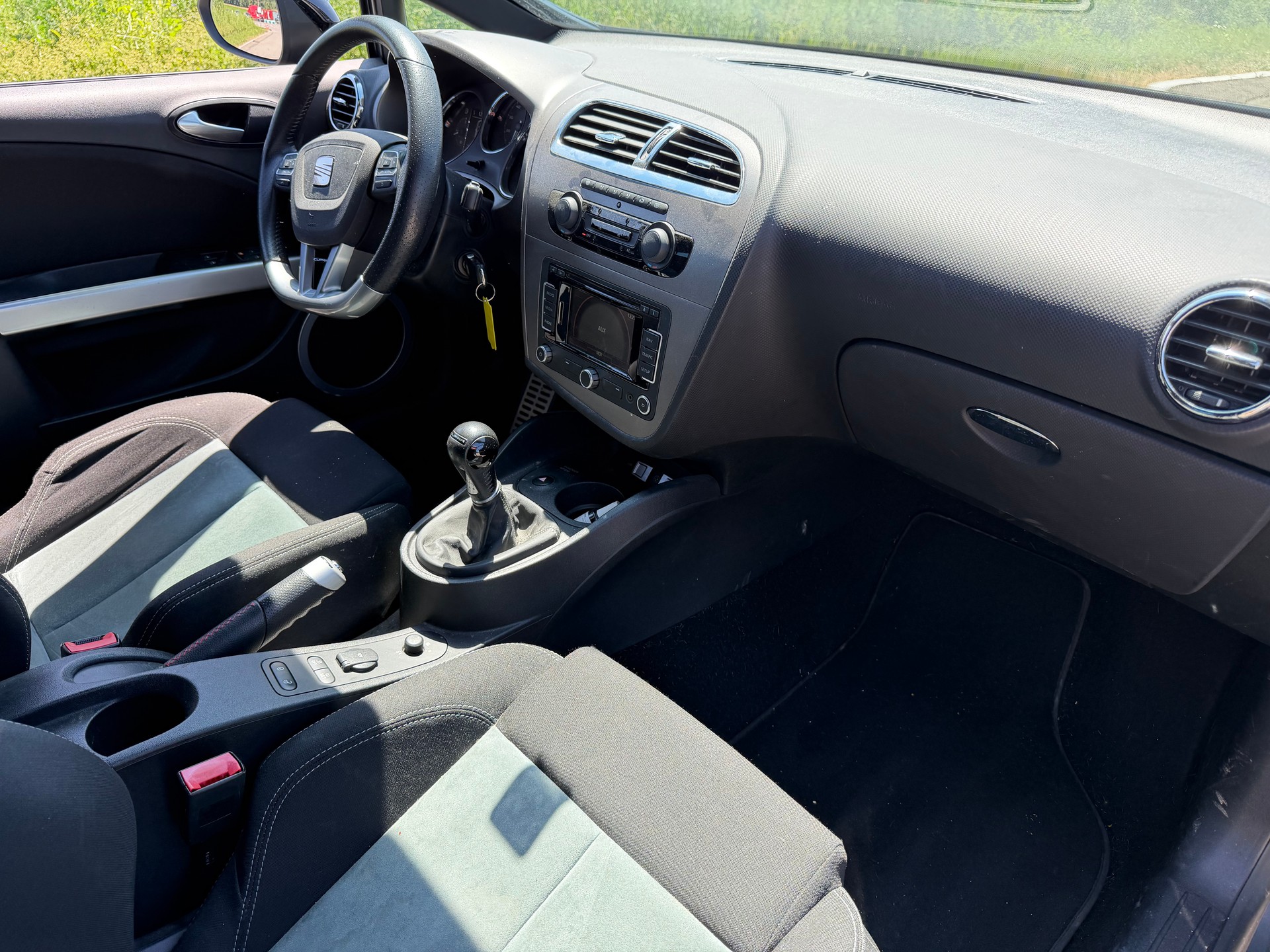 SEAT Leon 2.0 TSI Cupra R-image-4