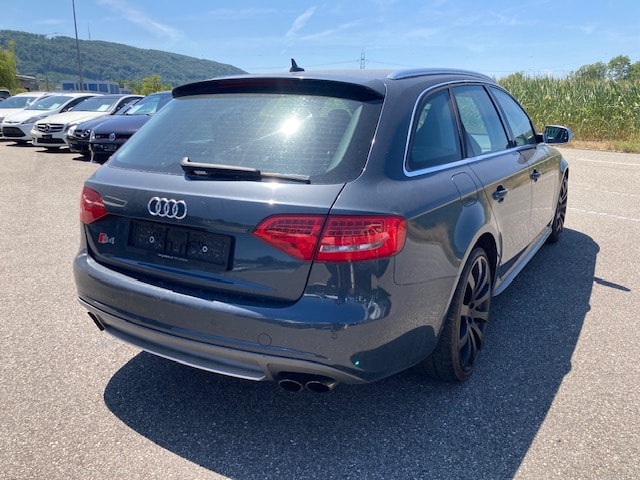 AUDI S4 Avant 3.0 TFSI quattro S-tronic-image-8