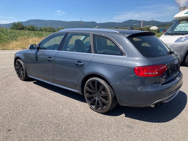 AUDI S4 Avant 3.0 TFSI quattro S-tronic-image-5