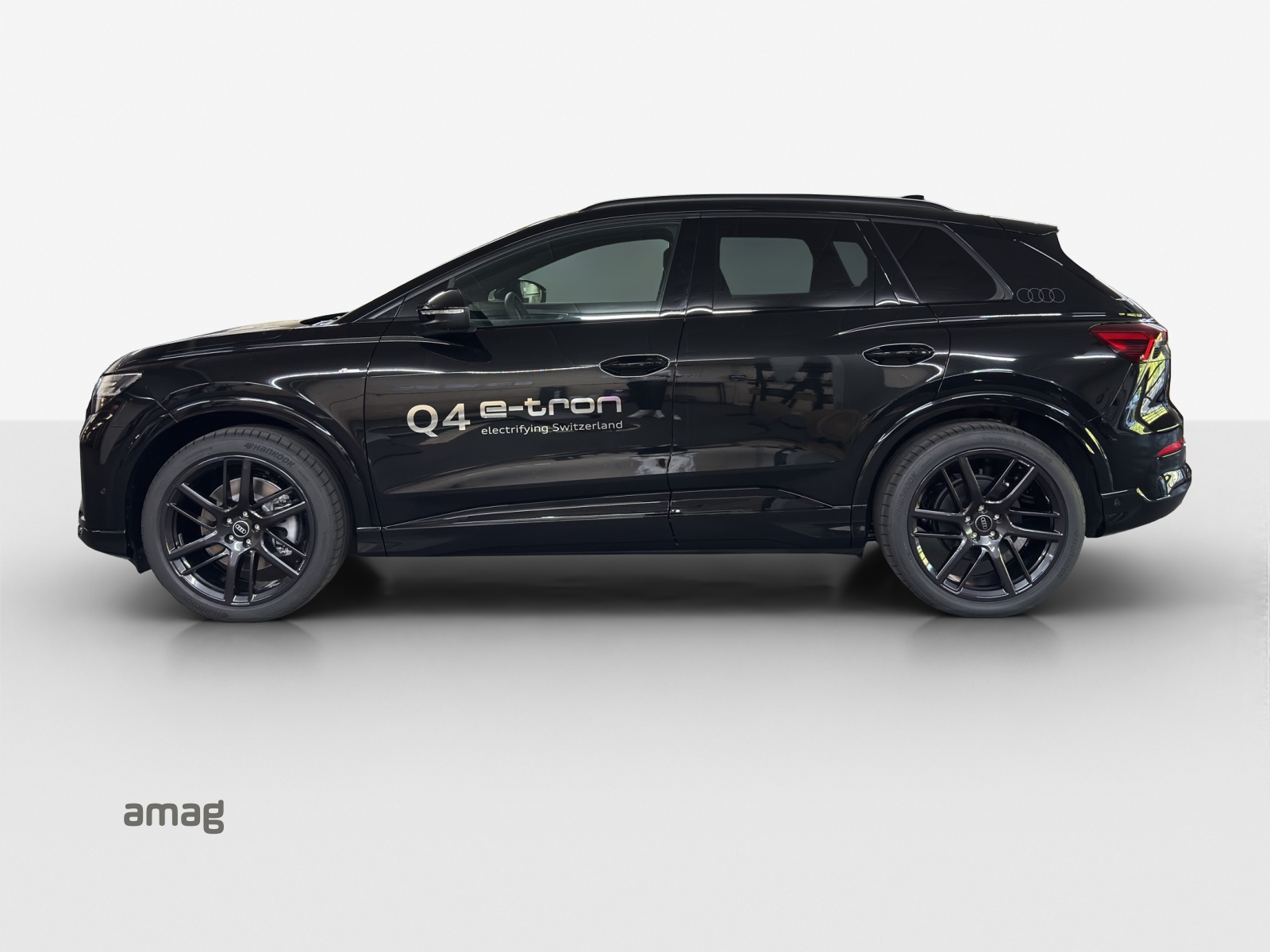 AUDI Q4 e-tron SUV quattro performance-showroom-element-1