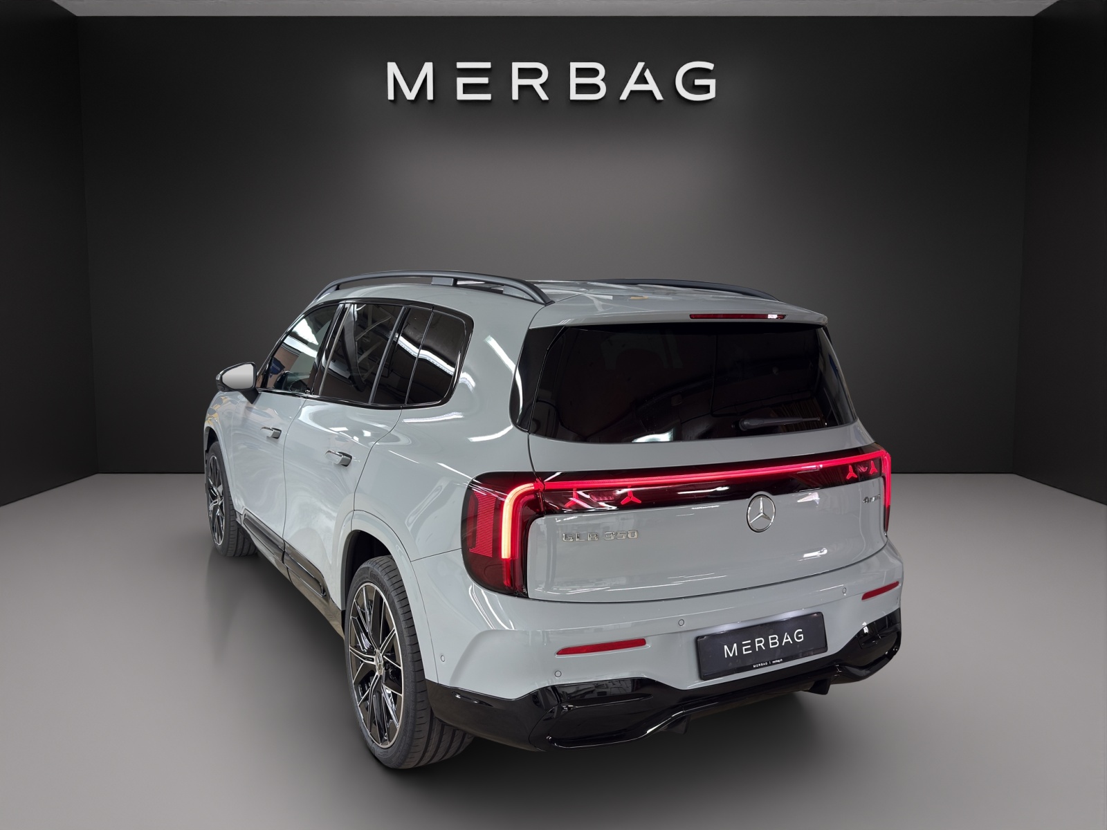 MERCEDES-BENZ GLB 350 4MATIC with EQ Technology-image-2