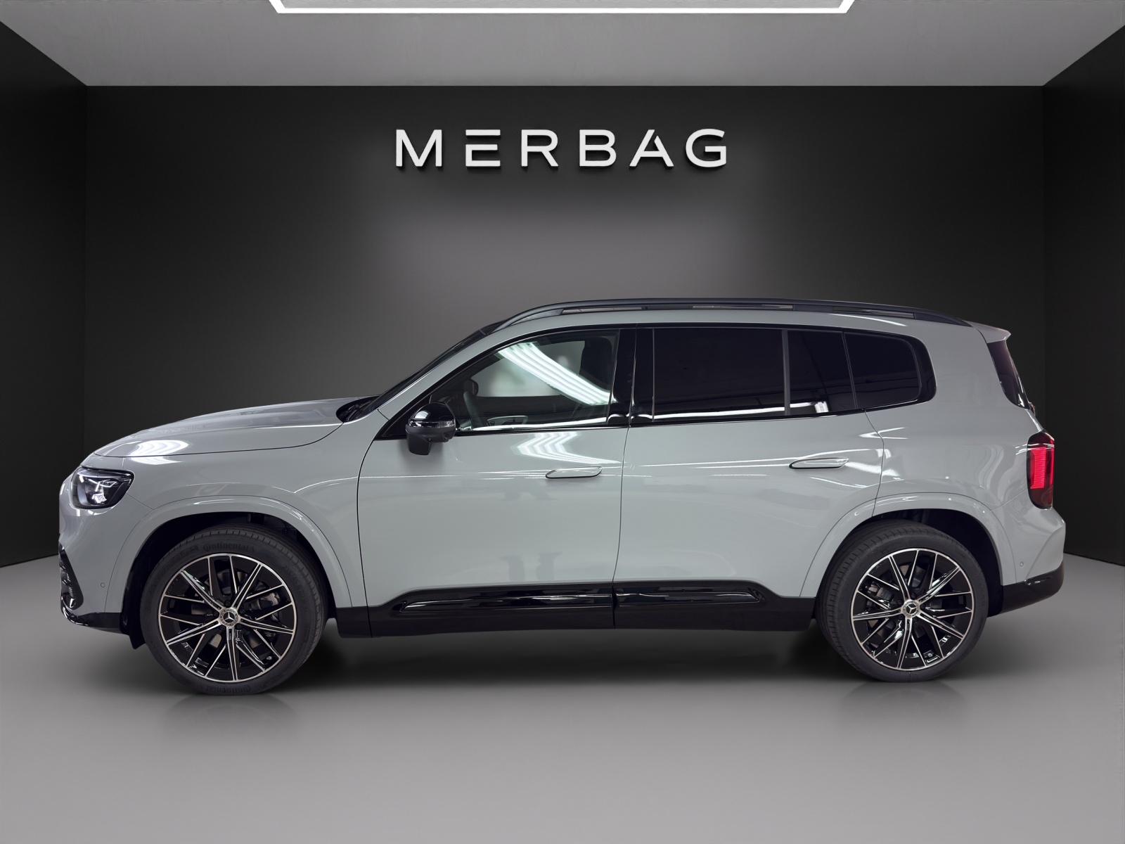 MERCEDES-BENZ GLB 350 4MATIC with EQ Technology-image-1
