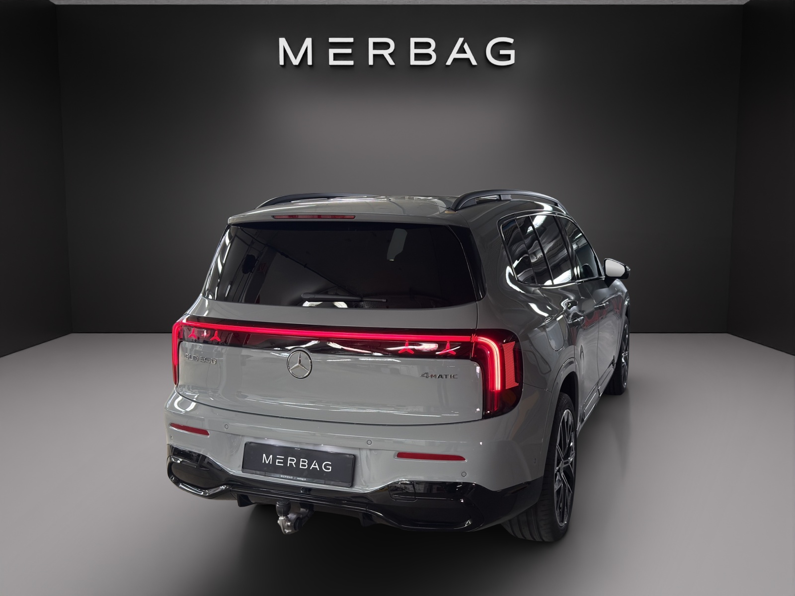 MERCEDES-BENZ GLB 350 4MATIC with EQ Technology-image-4